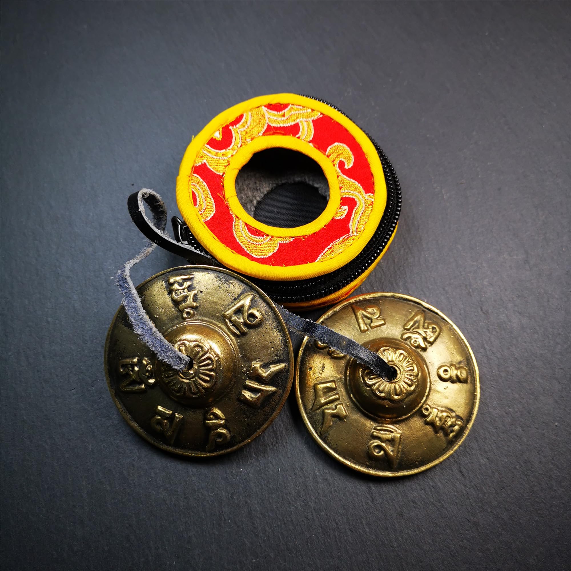 Conjunto de Campanas de platillos de meditación Tibetanas - Platillos Tingshas Tibetanos - Hecho a Mano en Nepal - campanas - Latón liso 6.5cm