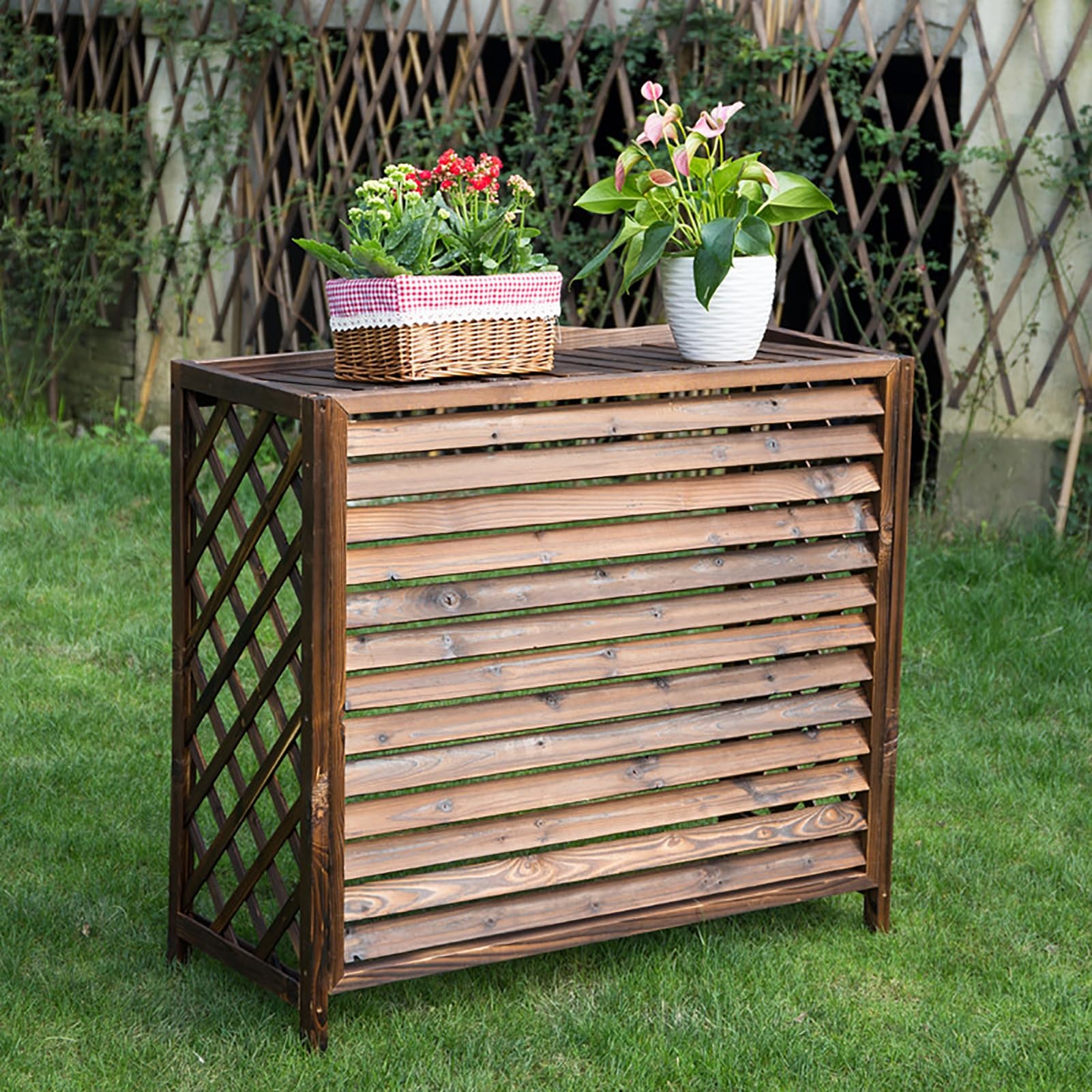 Couverture de climatisation en bois pour embellir un balcon
