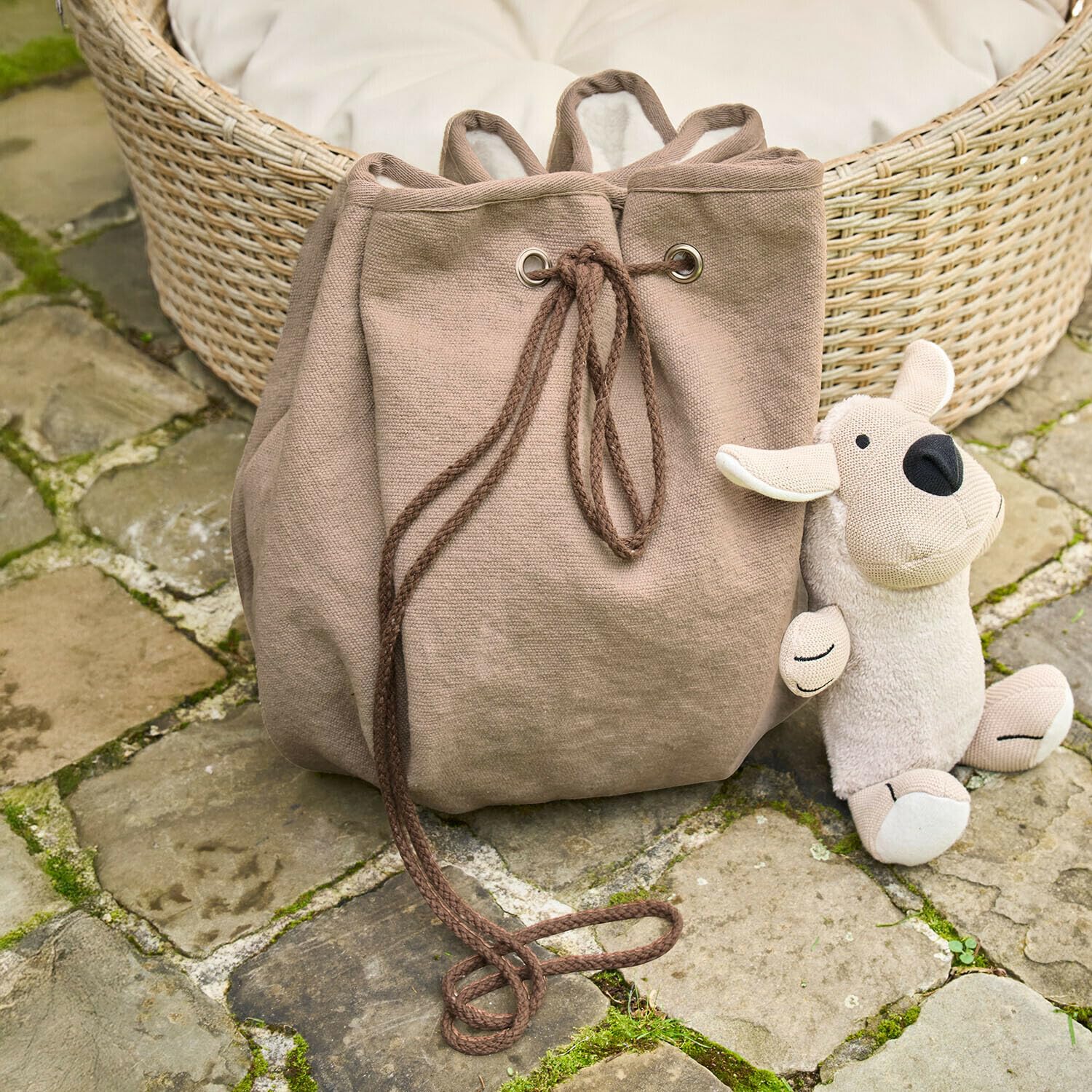 Loberon Haustiermatte Marnja - für Innen und Außen - Decke und Tragebeutel in Einem - Ruheplatz - Hundedecke - Haustierkollektion - Baumwolle - Polyester, Taupe/weiß | für Innen und Außen - Decke und Tragebeutel in Einem - Ruheplatz - Hundedecke - Haustie