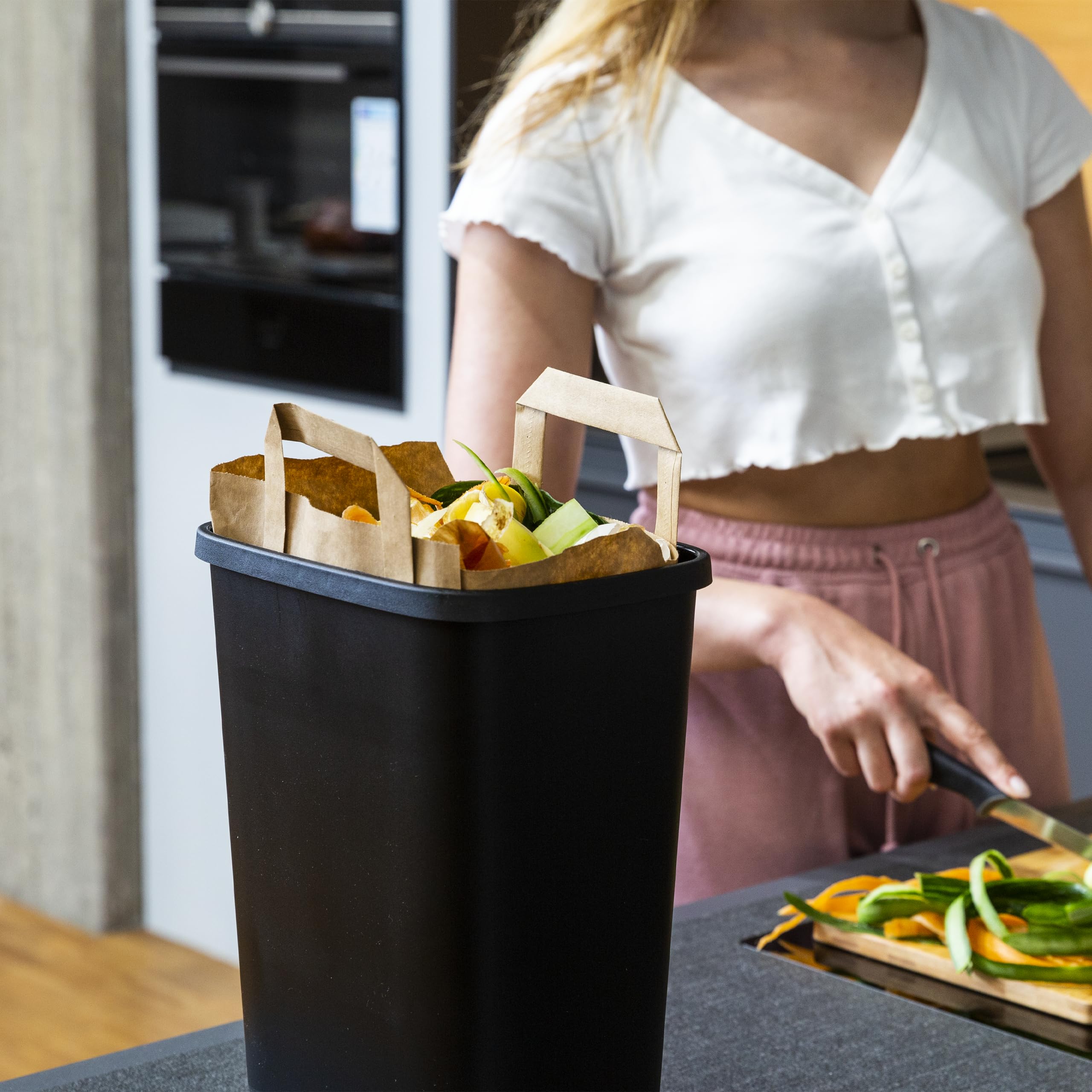 BIOGLÜCK® Biomüllbeutel 10L mit Tragegriff [100 Stück] – für den einfachen & hygienischen Transport | Reißfeste & nassfeste Papiertüten für Biomüll
