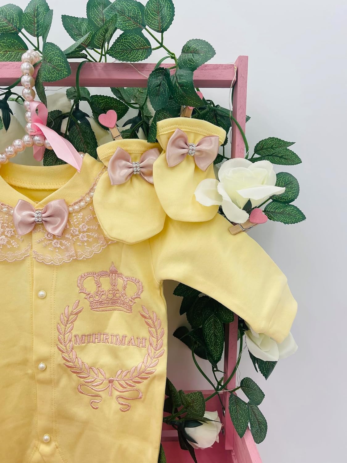 Custom Newborn Baby Clothes Set for Girls – 3 PCS Personalized 100% Cotton Romper, Cap, and Mittens – Unique Outfit