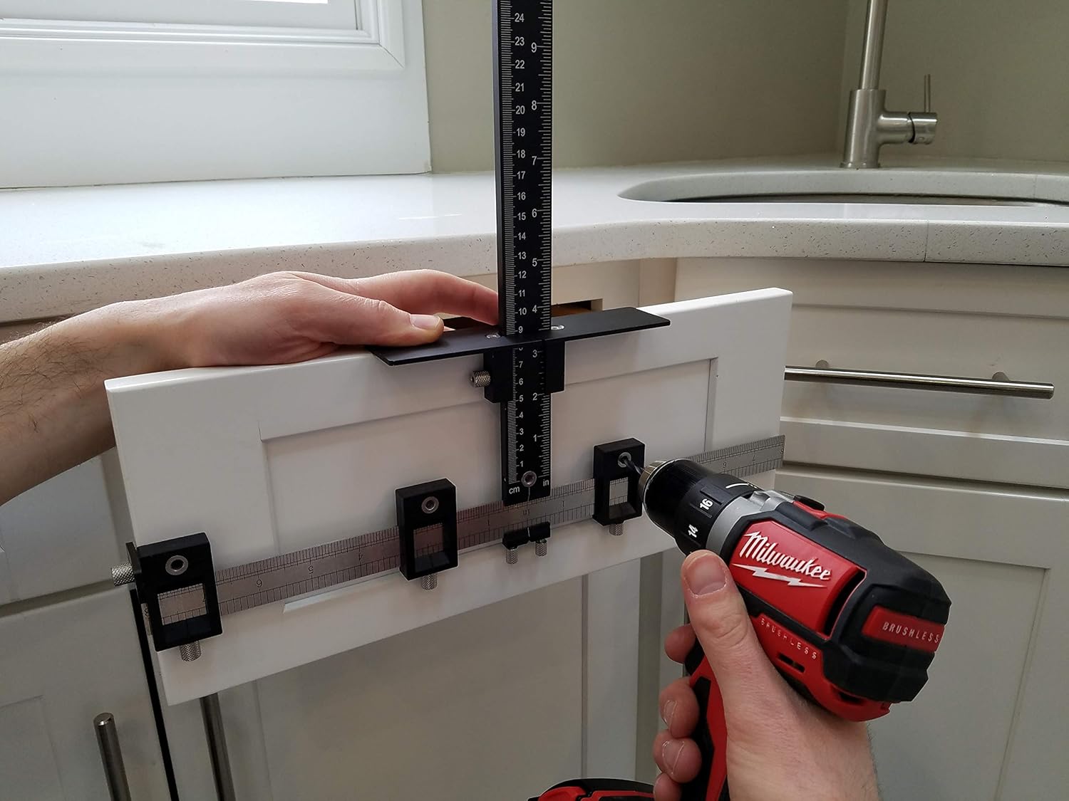 Valiant Cabinet Hardware Jig | Drawer Knobs and Pulls Template Tool for Drilling Holes on Wood | Adjustable Drill Guide Tools for Doweling, Boring and Mounting Door Handles (Black Aluminium) - - 