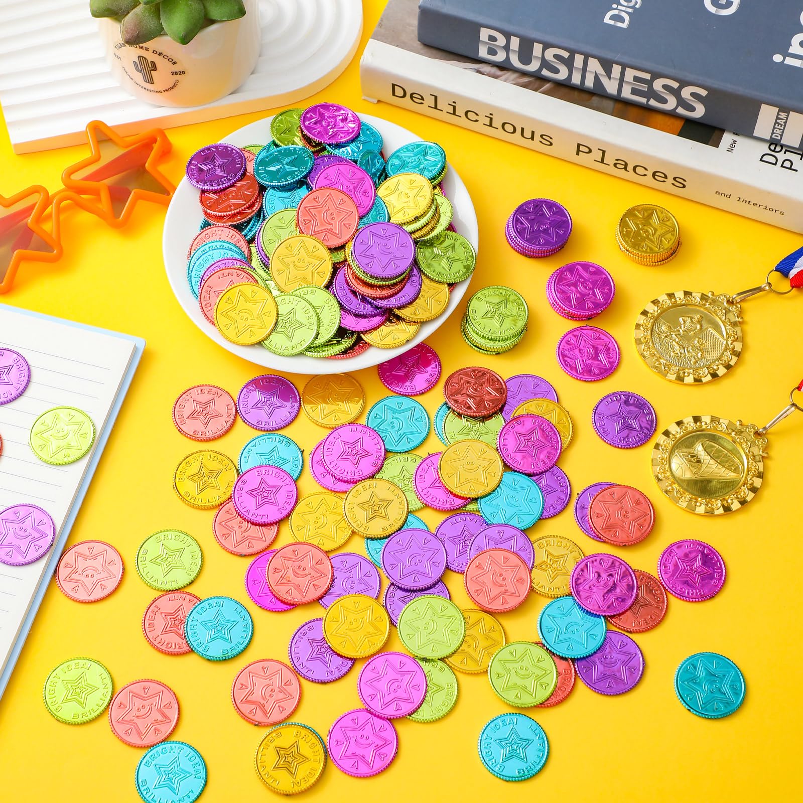 Tondiamo Lot de 240 jetons de récompense pour enfants en vrac - Idée lumineuse - Jetons en plastique coloré double face pour salle de classe, école, étudiant - Fournitures de fête