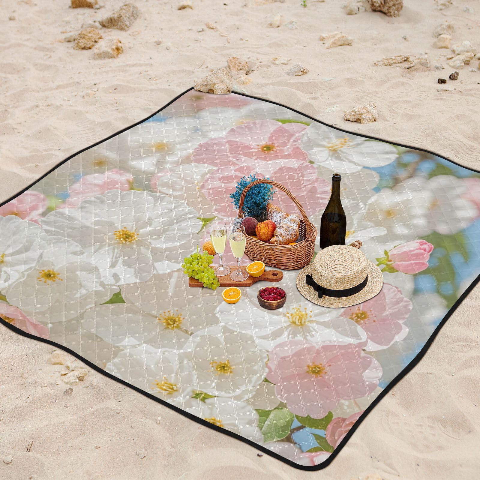 Manta de playa impermeable para exteriores, color rosa y flores y blancos en verano, portátil, resistente a la arena, manta de playa para mujeres, regalo de 30 años, manta de picnic extra