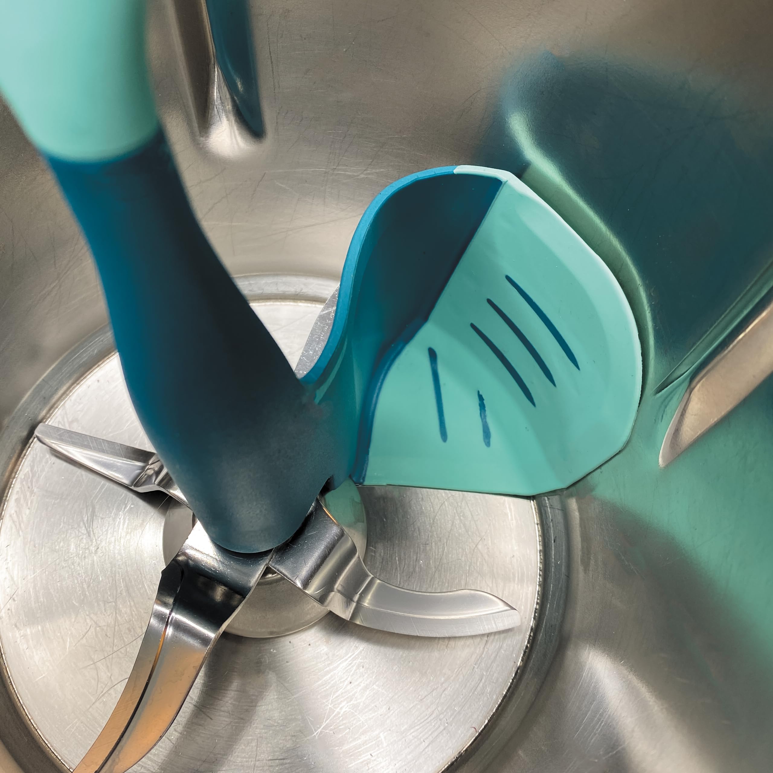 Calotti® Łopatka obrotowa silikonową +, do Thermomix TM6®, TM5® i TM31®. Łatwe zbieranie miksowanych produktów dzięki elastycznemu silikonowi i opatentowanej funkcji centrowania - Made in Germany | TM31, łatwe zbieranie dzięki elastycznemu silikonowi, Mad