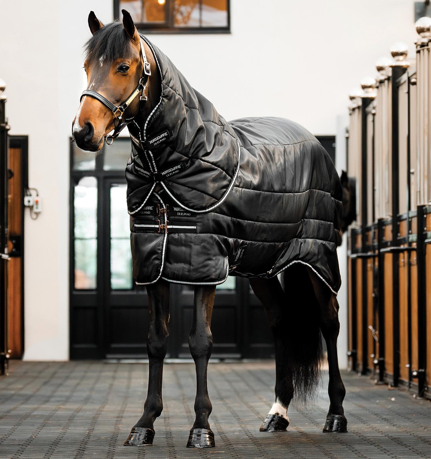 Manta de establo Horseware Easy-Layer Stable Plus 400g 78 negro para caballos 5