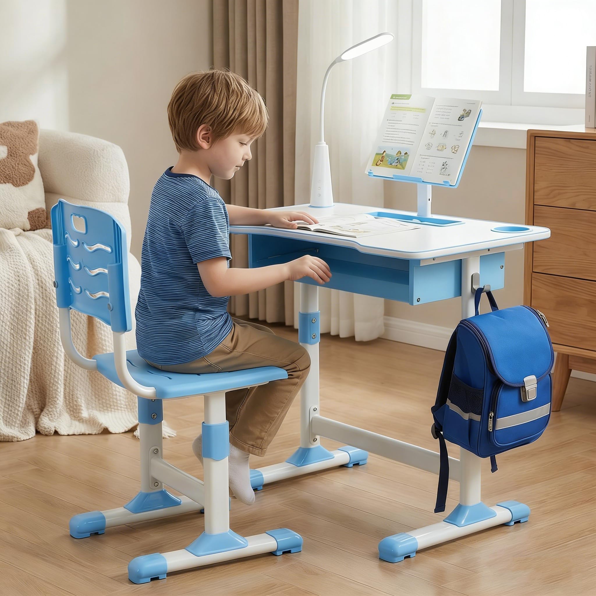 Mesa y Silla Infantil Regulables en Altura, Escritorio para Niños con Cajón, Portavasos,Lámpara LED y Estante para Libros,Silla Ergonómica con Respaldo Curvo, para Estudio y Tareas desde 6 años