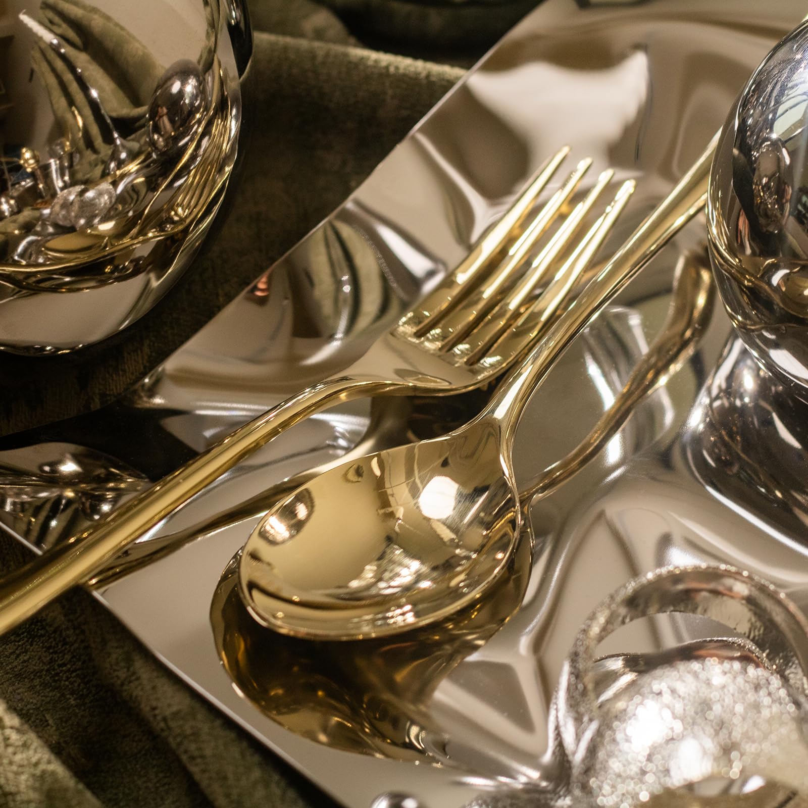 Alata Vienna 18/10 Edelstahl Poliert, Besteck Set 6 Personen Champagner Gold, Essbesteck 30 teilig, Glänzend, Spülmaschinenfest