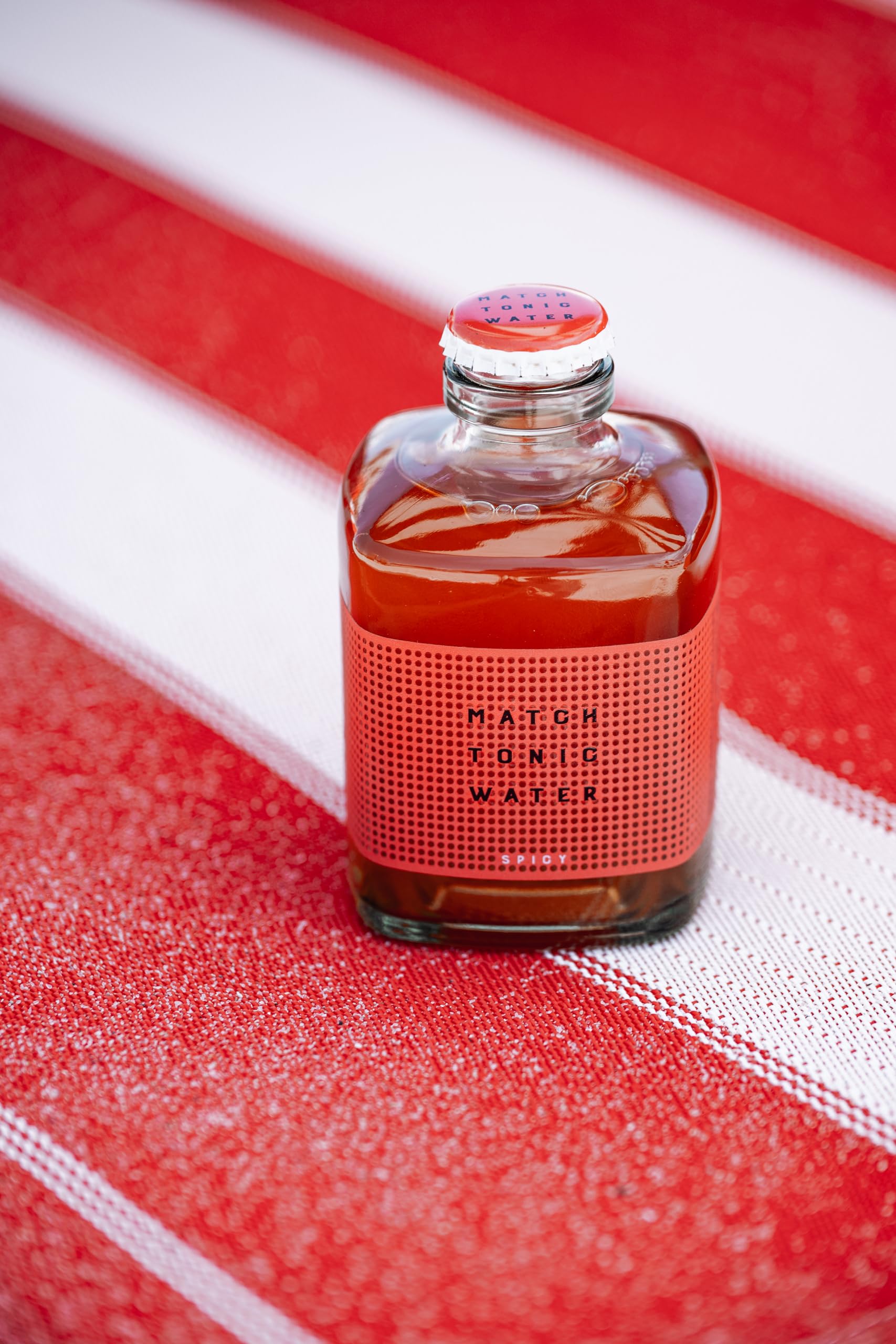 Match Tonic Spicy, Acqua Tonica, 4 bottiglie da 200ml, Ideale al Posto del Ginger Beer, con Peperoncino Rosso, Pepe Nero e Zenzero Fresco, Basso Contenuto di Zucchero, Materiale 100% Riciclato