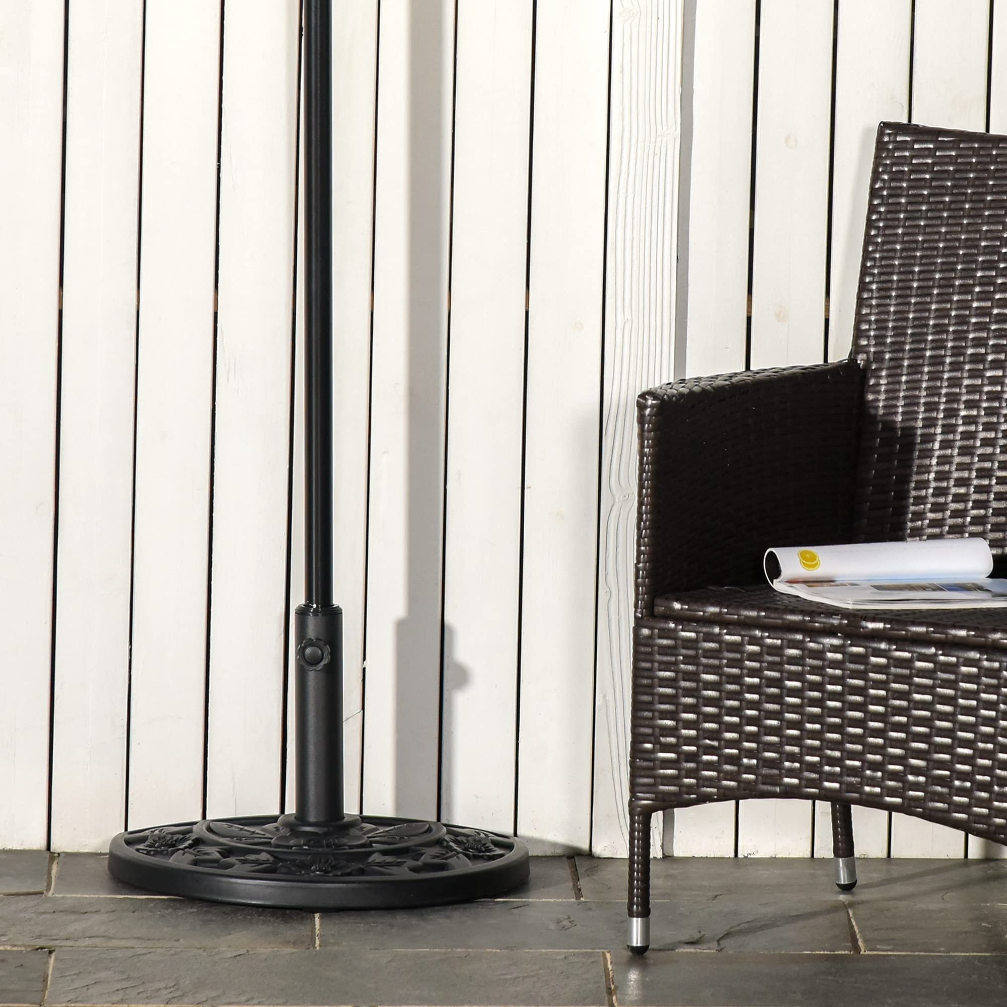 Outsunny Base per Ombrellone Semicircolare con Palo da 35/38/48 mm e Motivi Floreali, Basamento per Ombrellone in Cemento, HDPE e Metallo, Ø50x32x32 cm, Nero