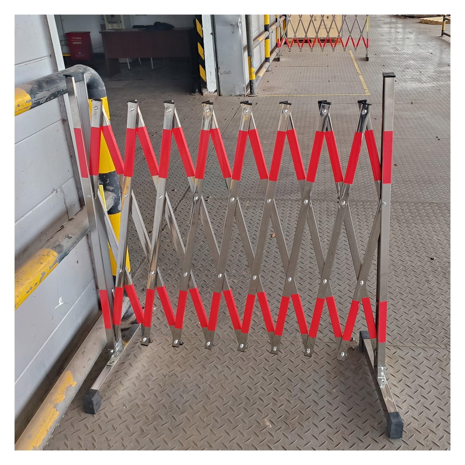 Barrière de sécurité routière rétractable pour éviter les accidents