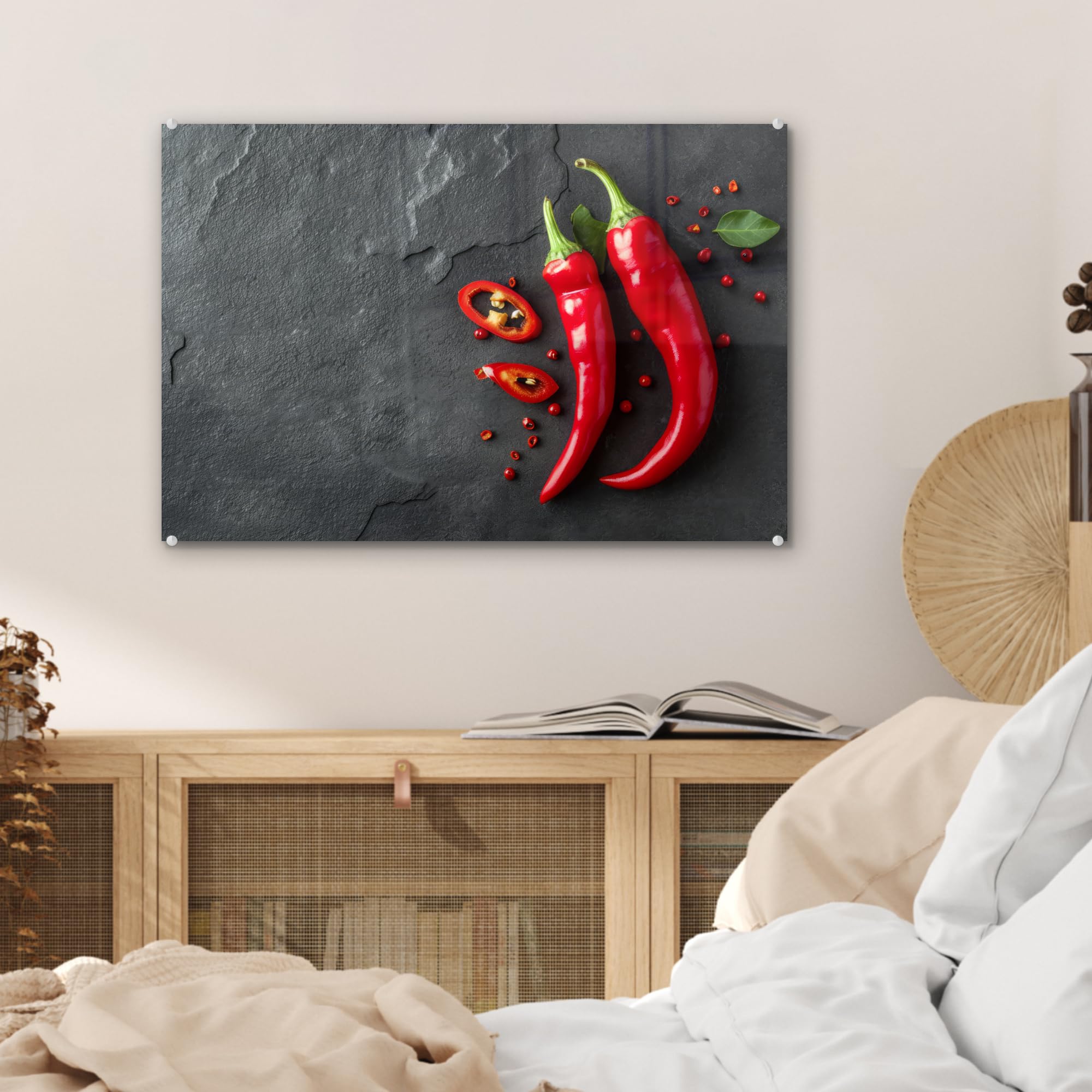 MuchoWow© Wandbilder Glas 60x40 cm Wohnzimmer Wanddeko Schlafzimmer Zimmerdeko Wandgemälde Zimmer Deko auf Wand Dekoration Wall Art Rote Pfeffer - Beton - Paprika - Gemüse