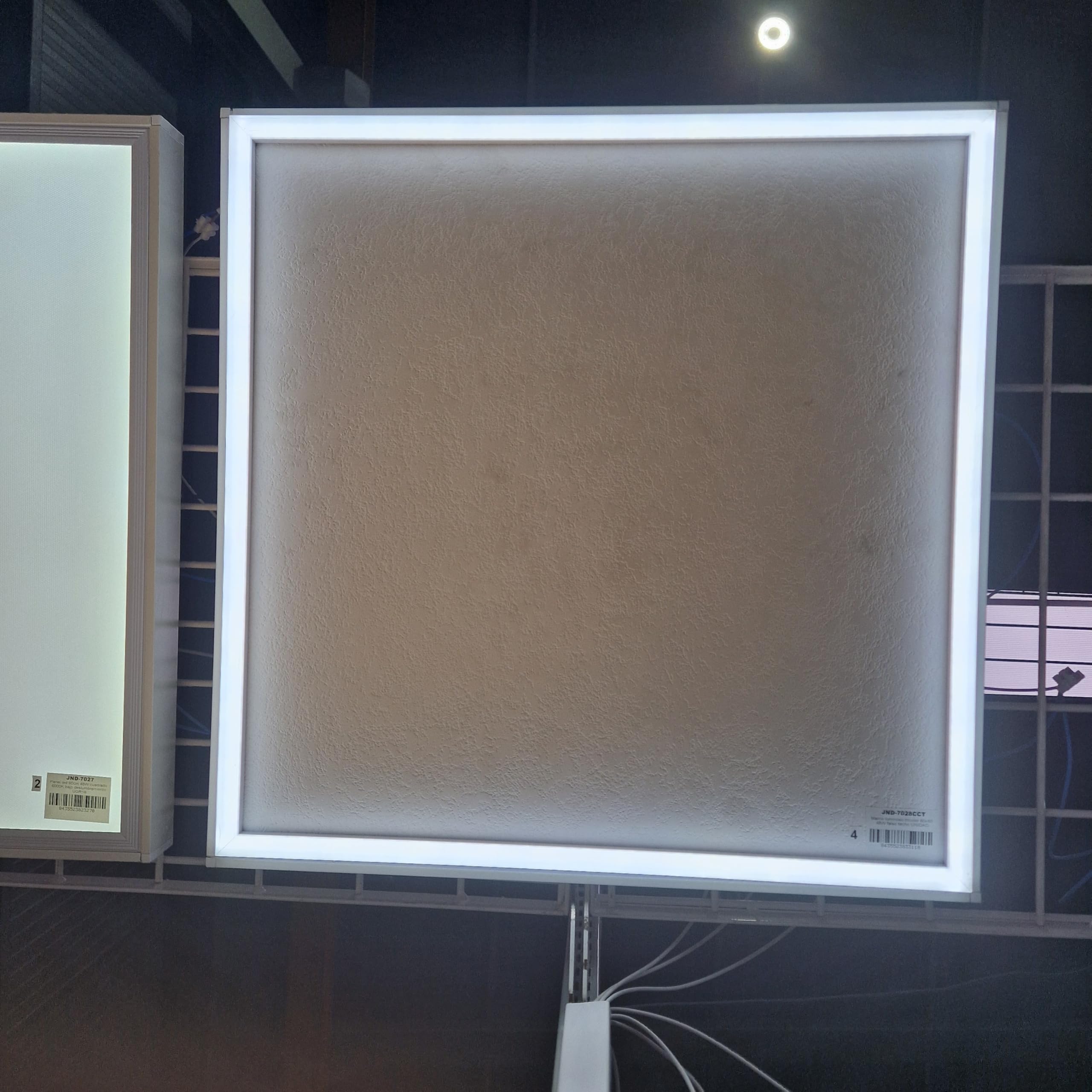 JANDEI – 2 Pannelli LED 60x60cm. Cornici Luminose da 48W, 4800 Lm per Installazione in Controsoffitti Modulari con Pannelli Armstrong, 40000 ore - Driver incluso (Luce Fredda 6000K)