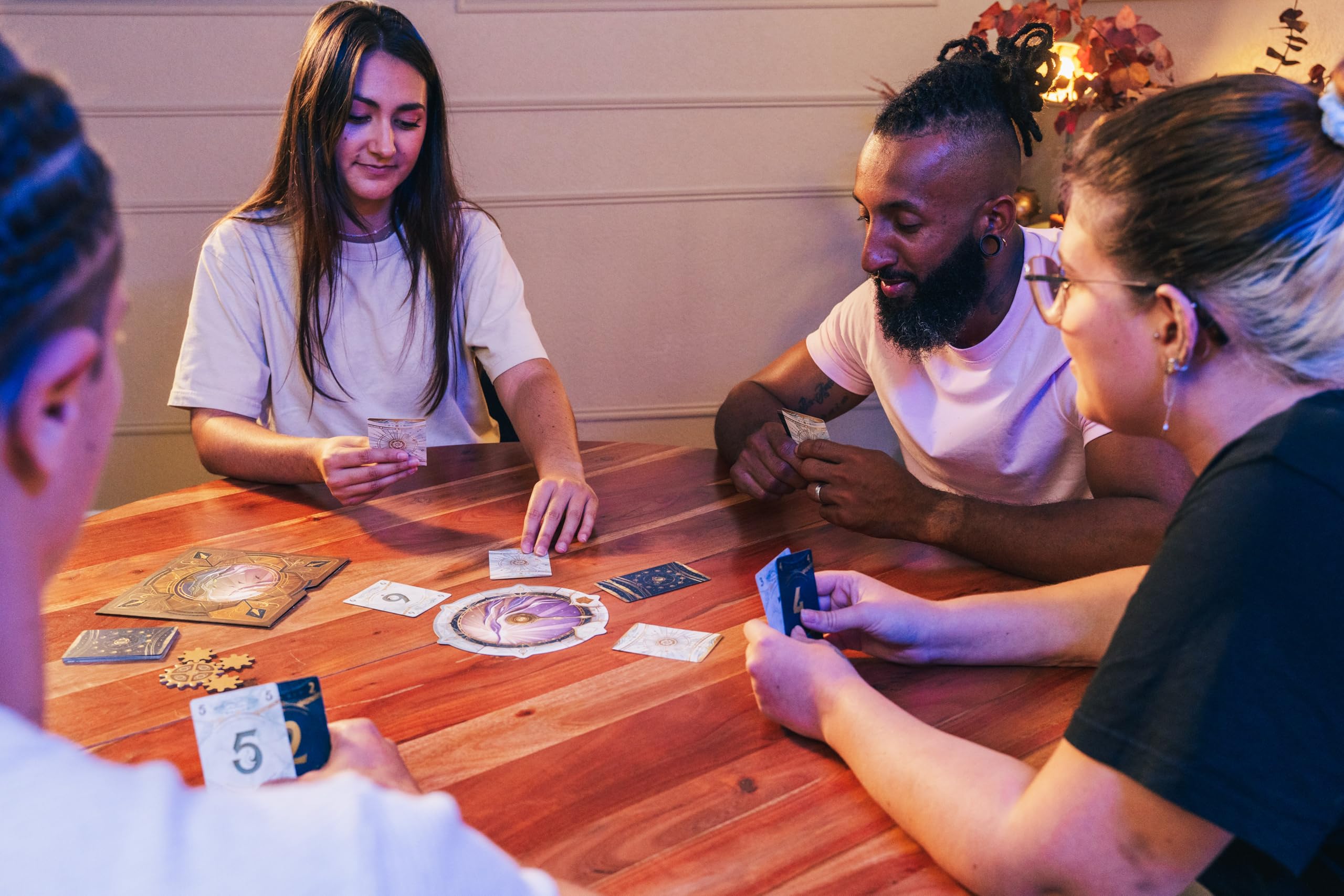 Asmodee | Take Time | Jeu de cartes coopératif | À partir de 10 ans | 2 à 4 joueurs | Temps de jeu de 30 à 45 minutes