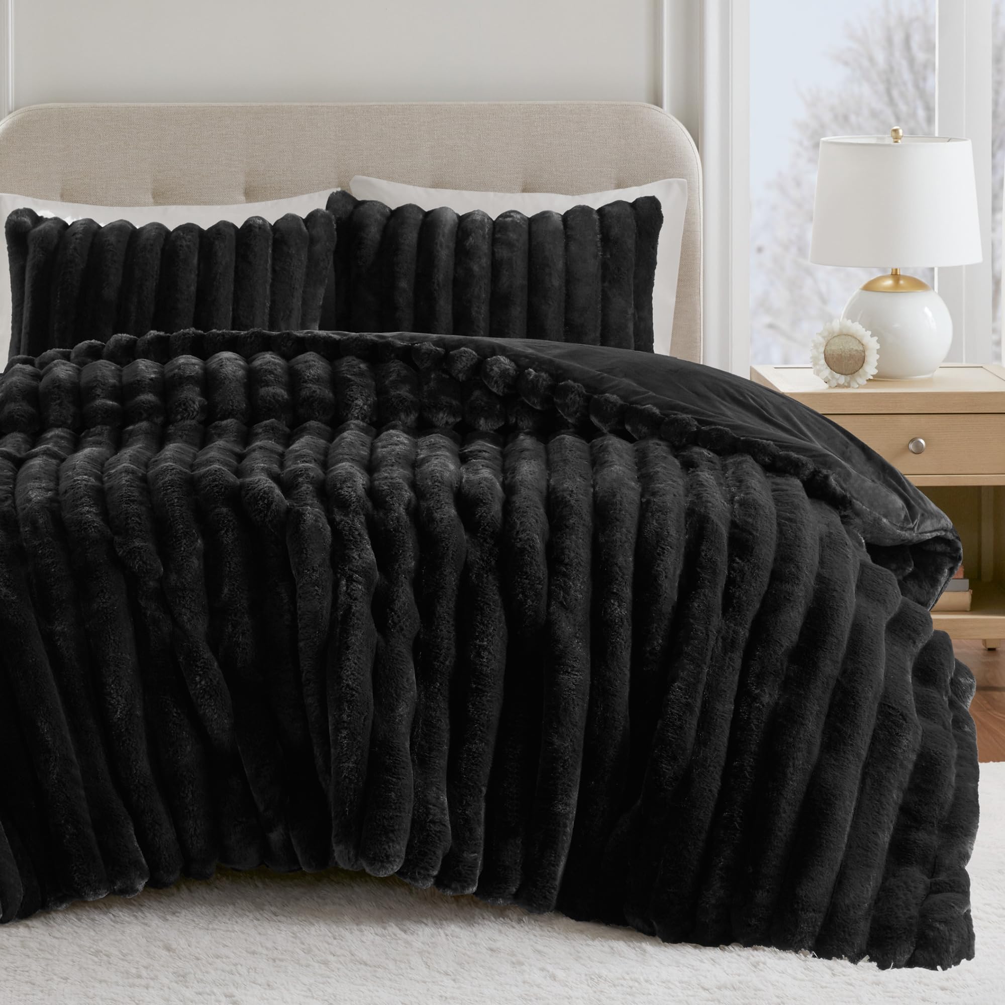 Madison Park Jasmine Queen Comforter Set, Luxurious Reversible Faux Fur Plush Ribbed Velvet Bedding, Fuzzy Thick Warm Winter Comforter, Super Soft Fluffy 3-Piece Set Black