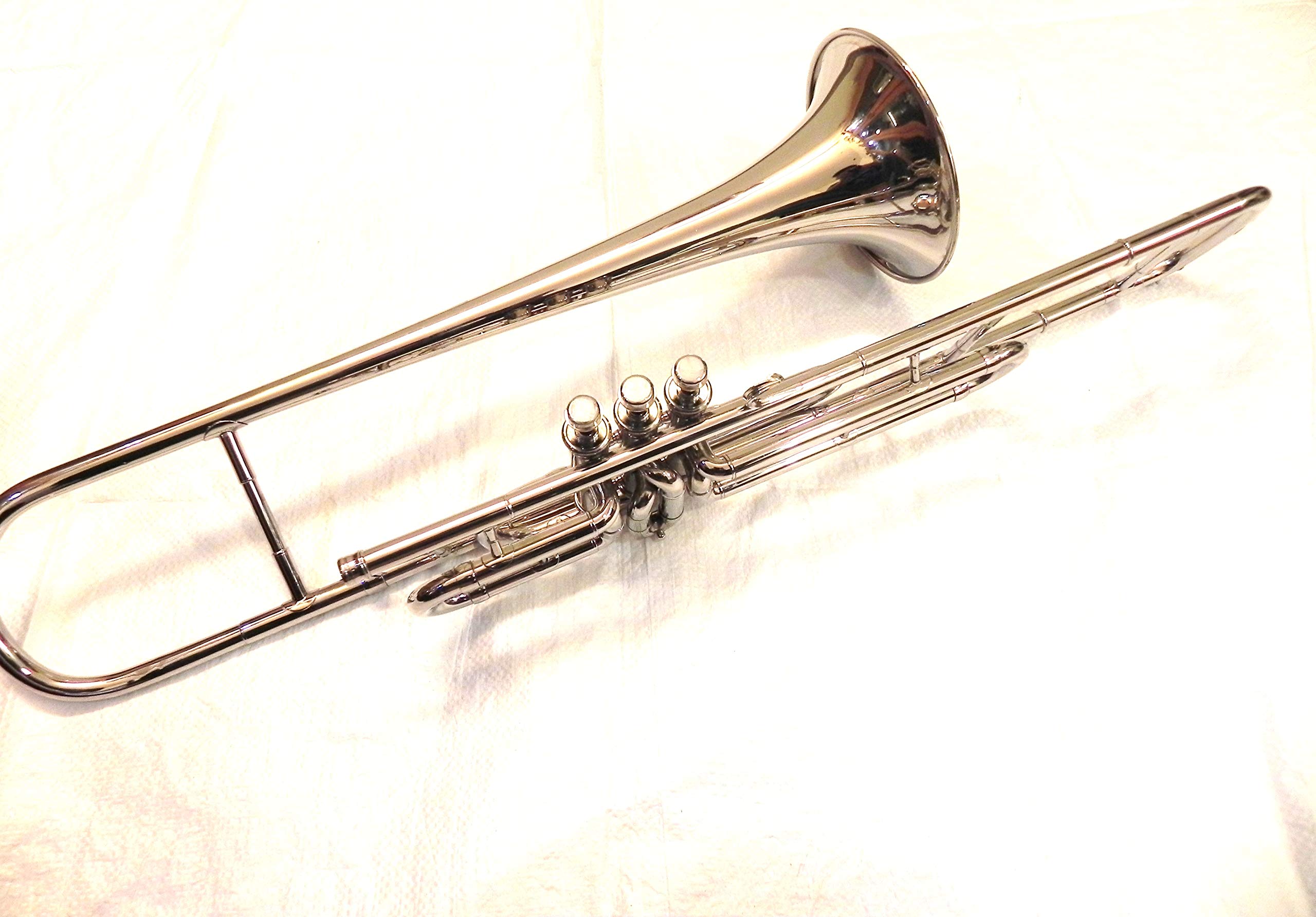 Trombón tenor Bb plateado de 3 válvulas para jugadores de trompeta cruzados con carcasa rígida de diseño