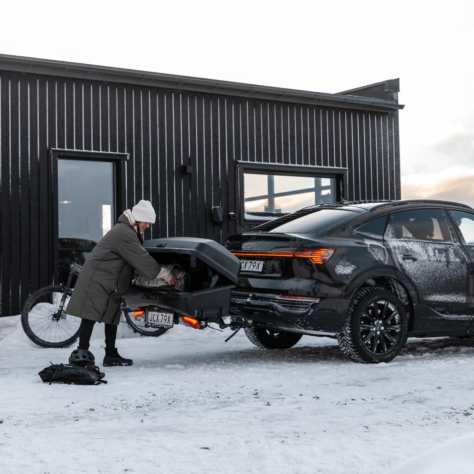 Thule Santu Coffre sur Attelage Black, 260