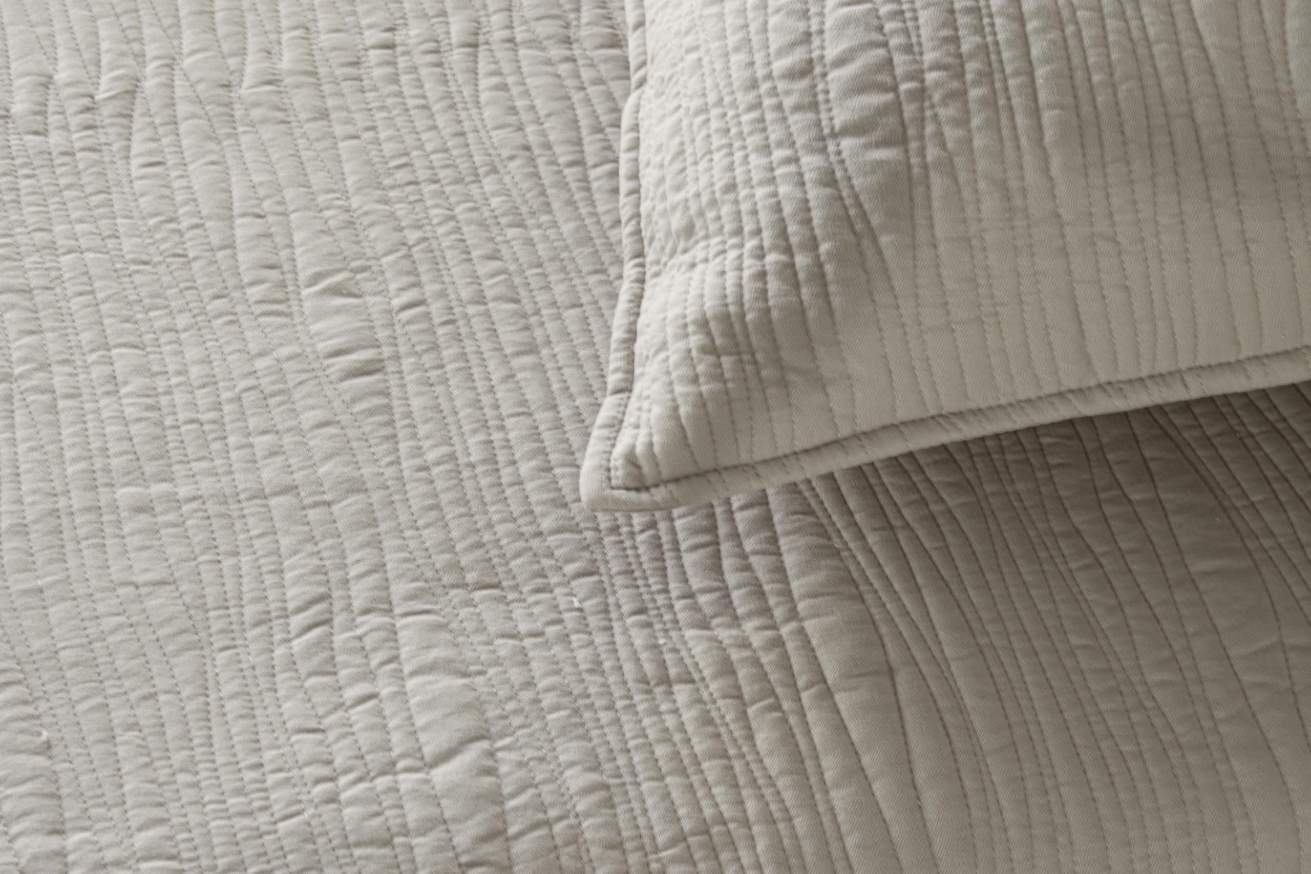 Colcha Boutí Bordada Entretiempo con Fundas de Cojín Baial Acolchado Fino 120 g m² Tacto Suave Microfibra Prewashed Cama 90 105 135 150 180 Reig Martí (Beige, Cama 90cm)