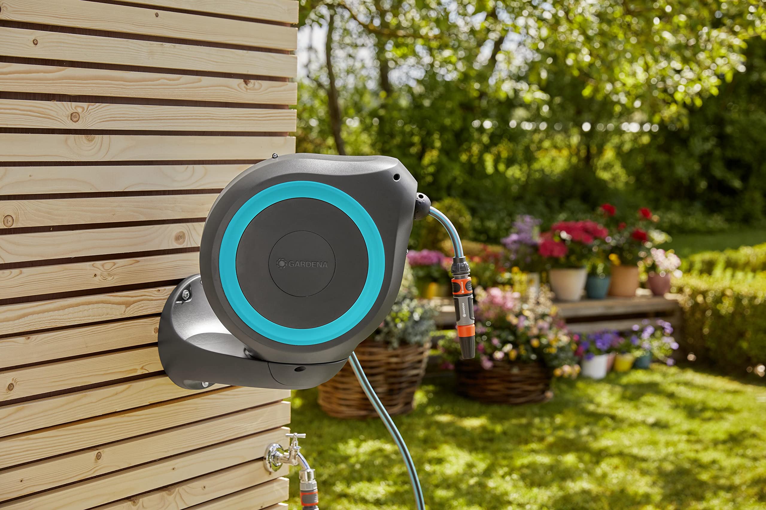 Amazon | GARDENA(ガルデナ) 壁掛け式 自動巻取りホースボックス 