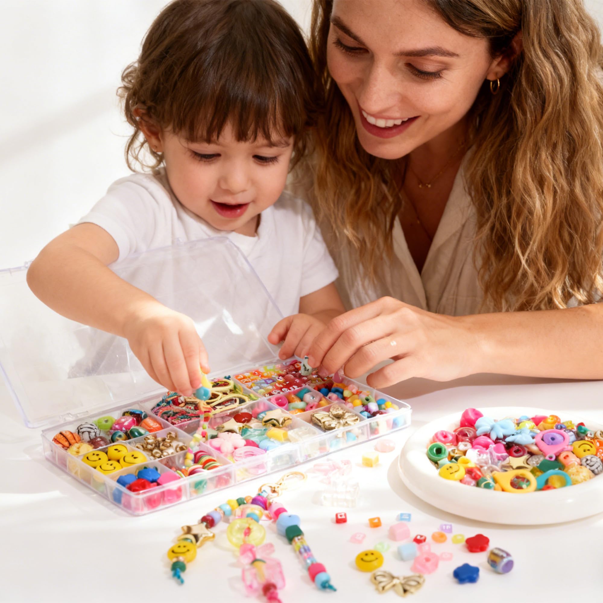 TOVABA Kit per Fare Portachiavi Fai da Te - Set Creativo per Realizzare Portachiavi Personalizzati con Perline Colorate e Accessori per Bambini e Adulti