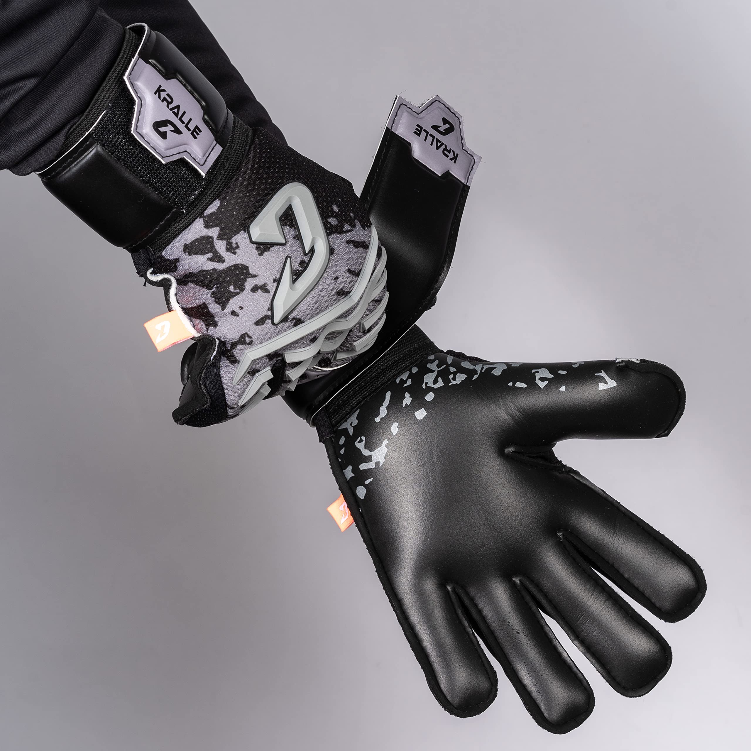 Catch & Keep Kralle Junior Pro 3.0 Torwarthandschuhe - Professionelle Fußballhandschuhe für Kinder, Falcon Grip Ultra Strong - Optimale Passform für Kinder (Splash Kralle Grau/Schwarz, 4)