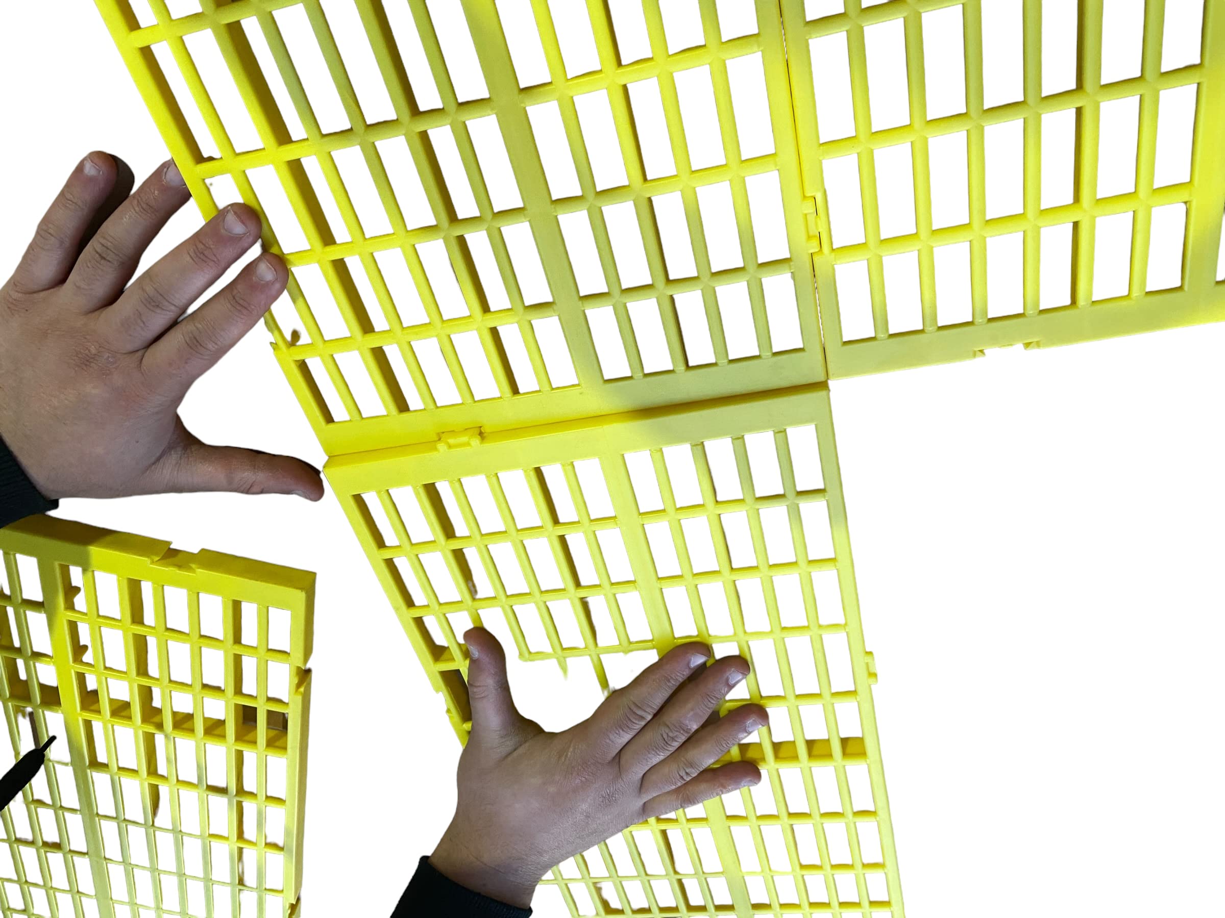 Posatoio di Plastica Giallo per Avicoli. Kit Composto da 4 Pezzi. Forma Il Fondo delle Gabbie. Cm 25 x 50 x H 1,7 cadauno.