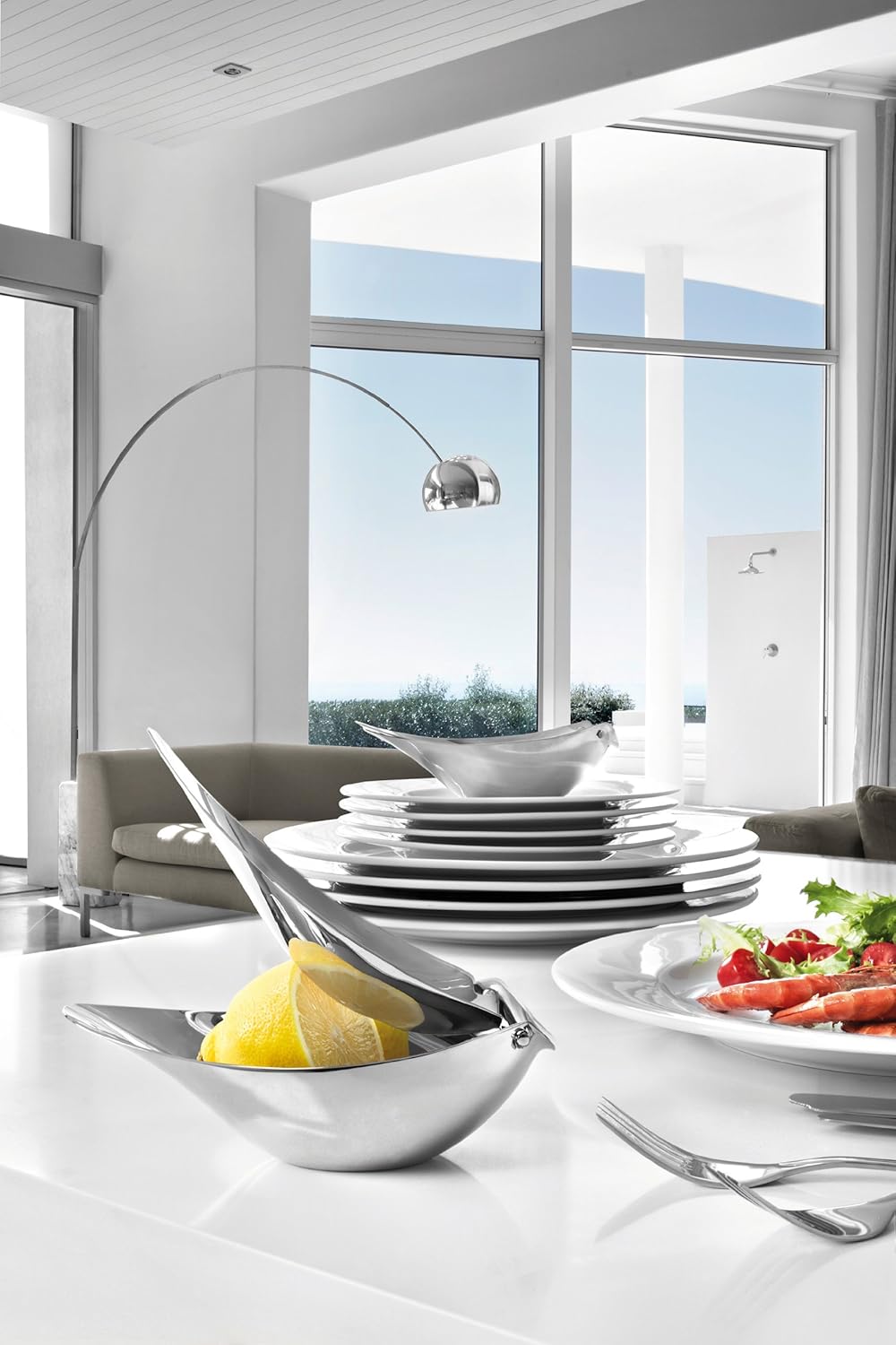 Stainless Steel Ergonomic Lemon Squeezer with Reflective Finish