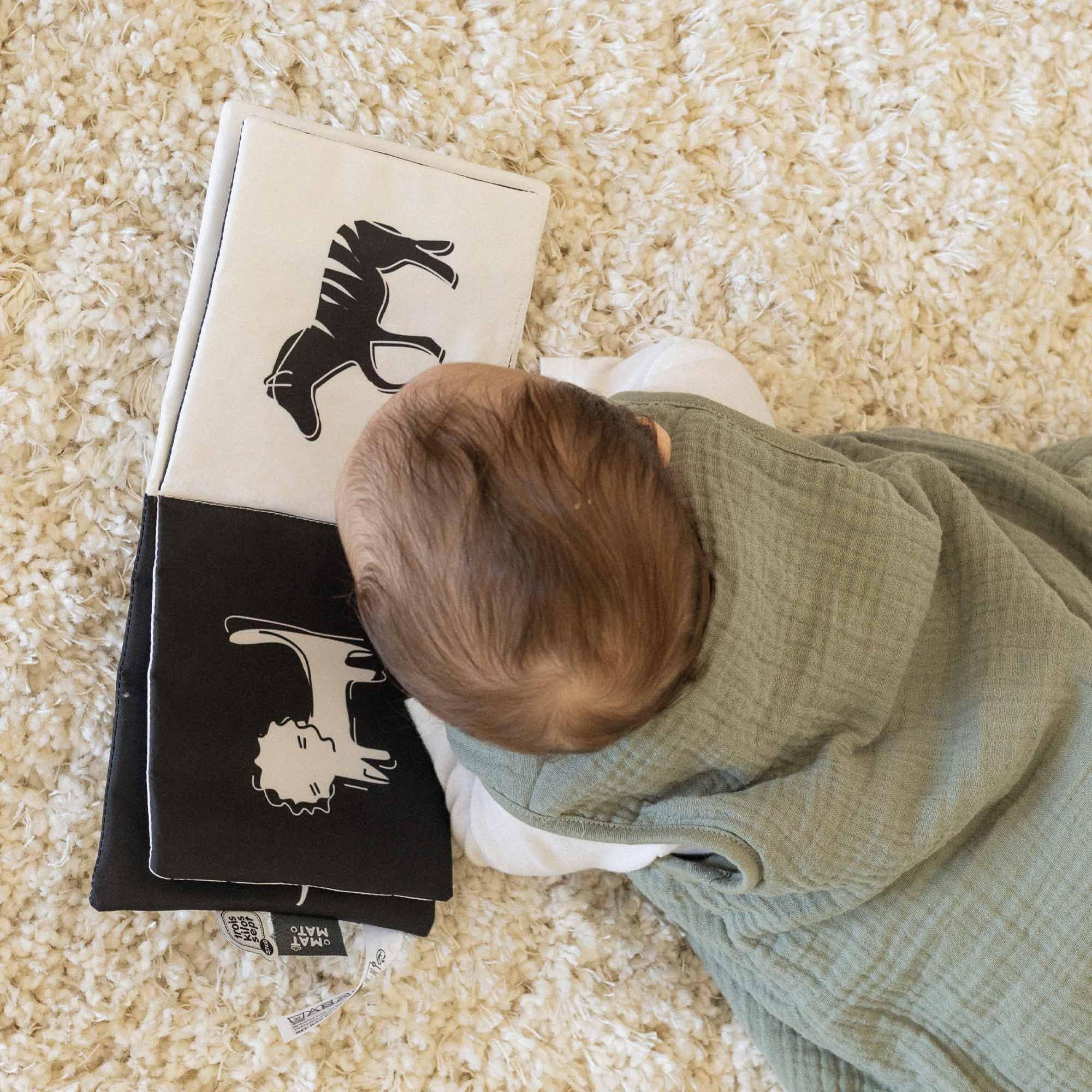 Livre d'éveil Noir et Blanc en Tissu pour bébé, 15 cm x 15 cm