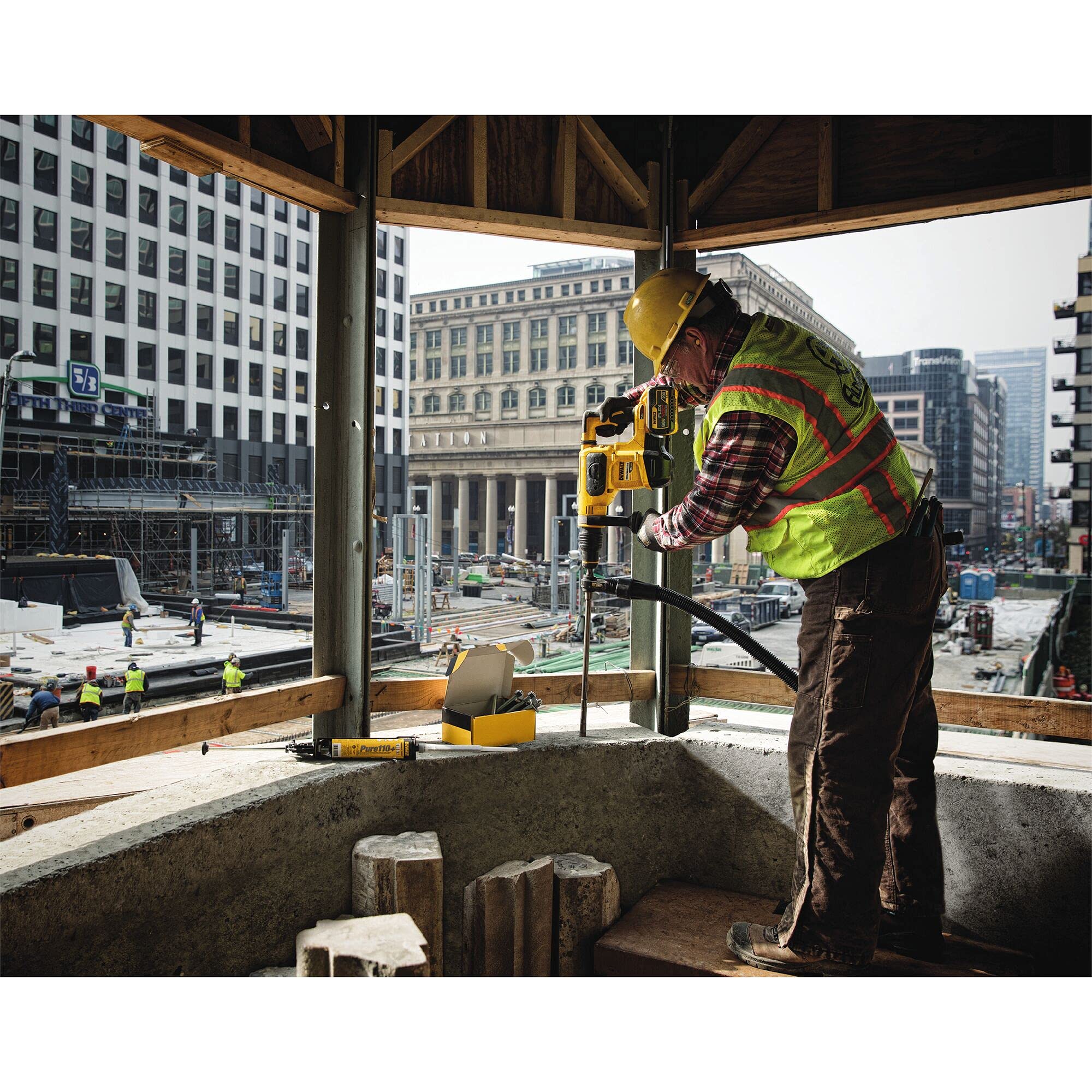 Image secondaire de Foret Aspirant SDS-Max 28mm - Perçage Rapide et Précis