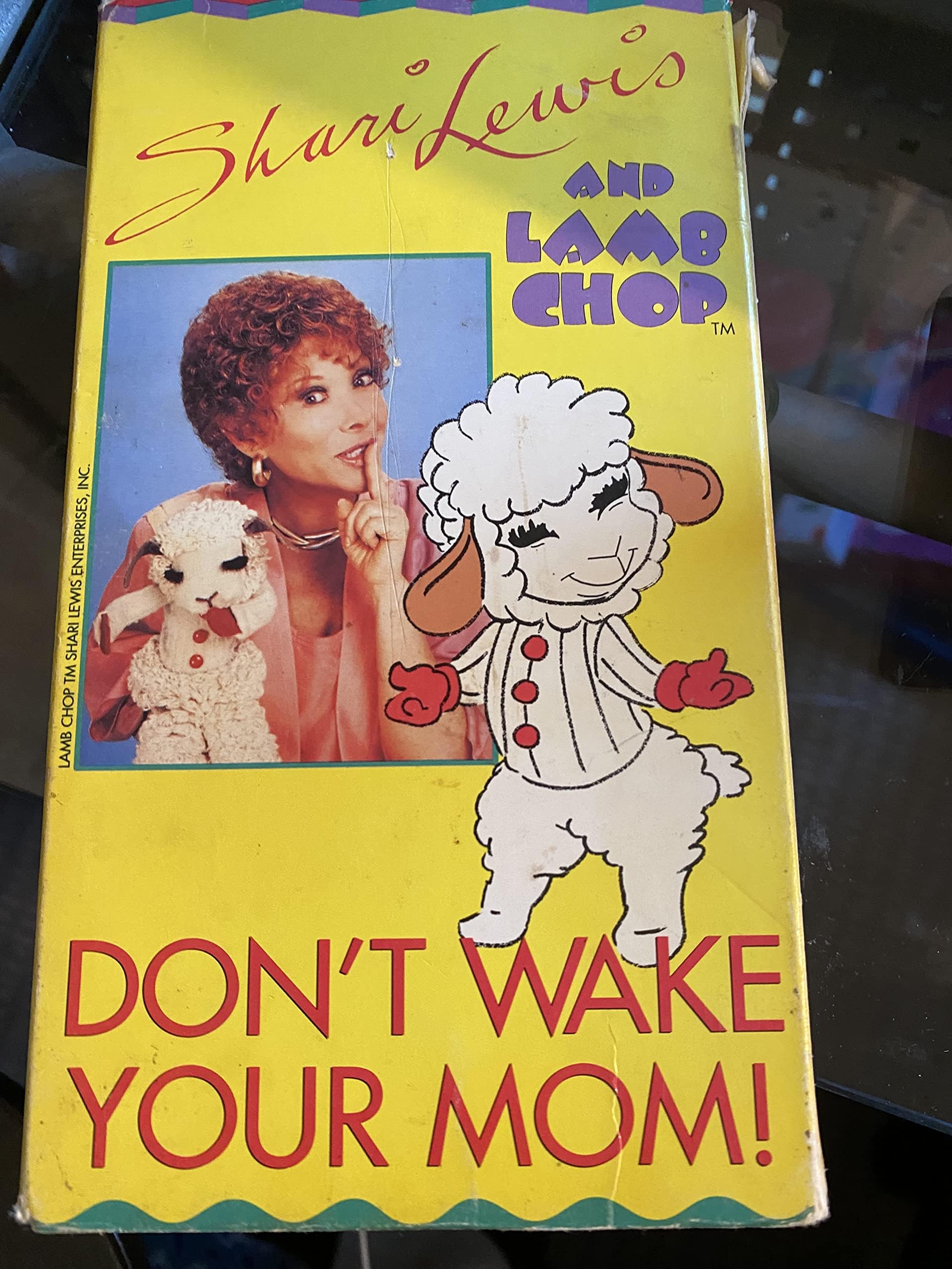 Shari Lewis and Lamb Chop: Don't Wake Your Mom! (Guaranteed to give Mom 45 extra minutes of rest.) [VHS]