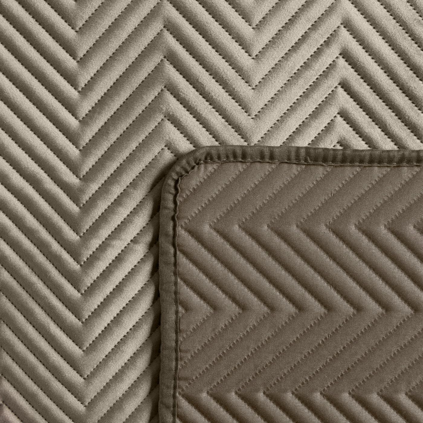 Eurofirany Zweiseitige Tagesdecke aus Samt & Mikrofaser, gesteppt – Für Bett & Sofa Sofia braun 230x260 cm