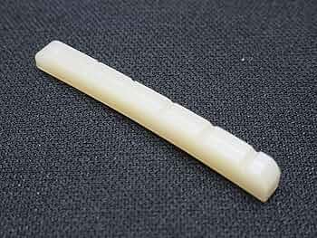 ムスタングタイプ　P90 牛骨ナット ムスタングタイプ P90 牛骨ナット - メルカリ