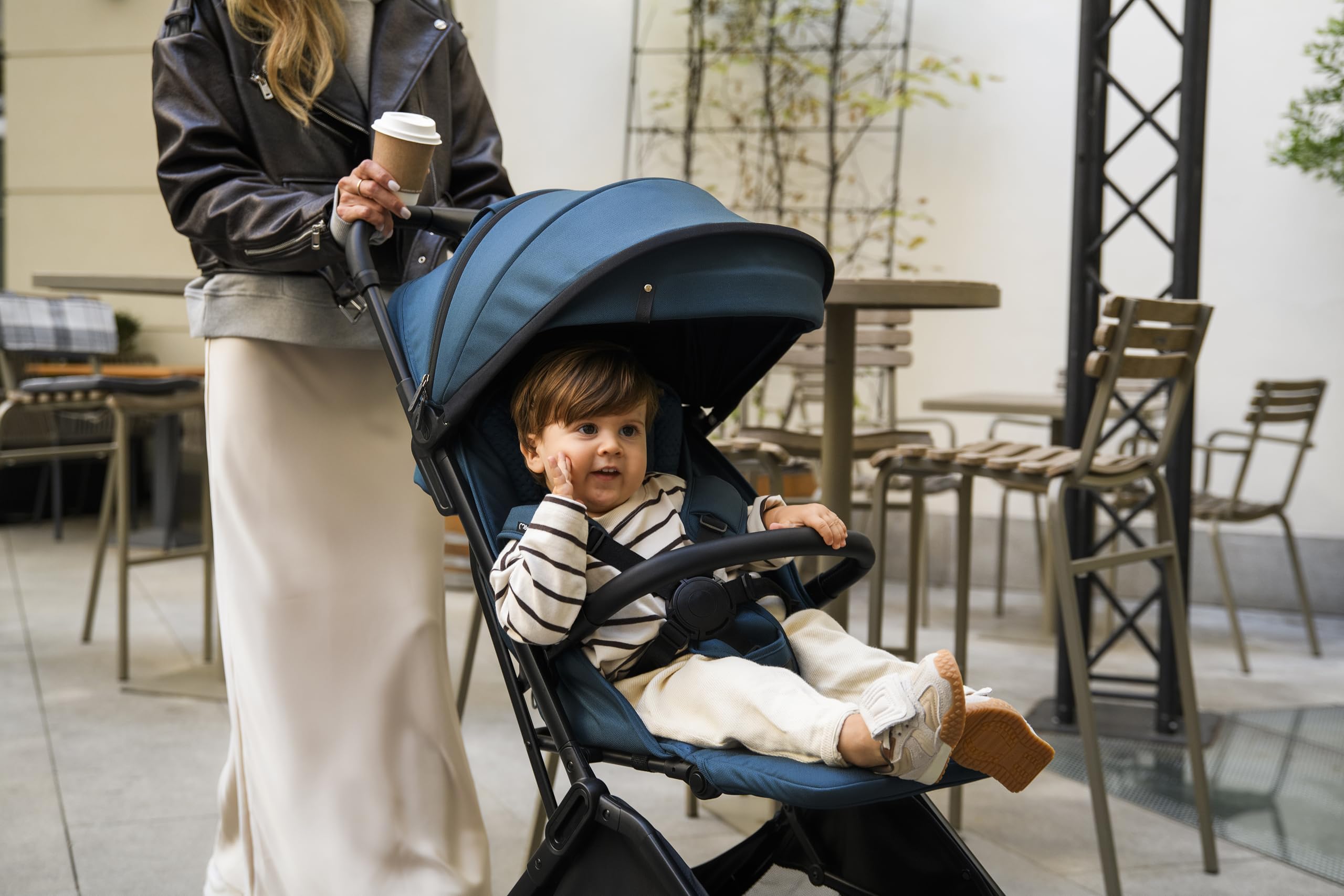 MoMi Kinderwagen ANDREA mit automatischem Faltsystem, bis 22 kg Körpergewicht, 5-Punkt-Sicherheitsgurt, Getränkehalter, Einkaufskorb, Tasche, Insekten- und Regenschutz, mit Zwillingsfunktion