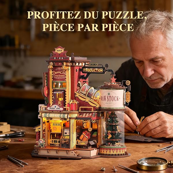 Vue détaillée de l'usine ROKR Dream Gift Factory avec ses multiples éléments mécaniques et décoratifs.