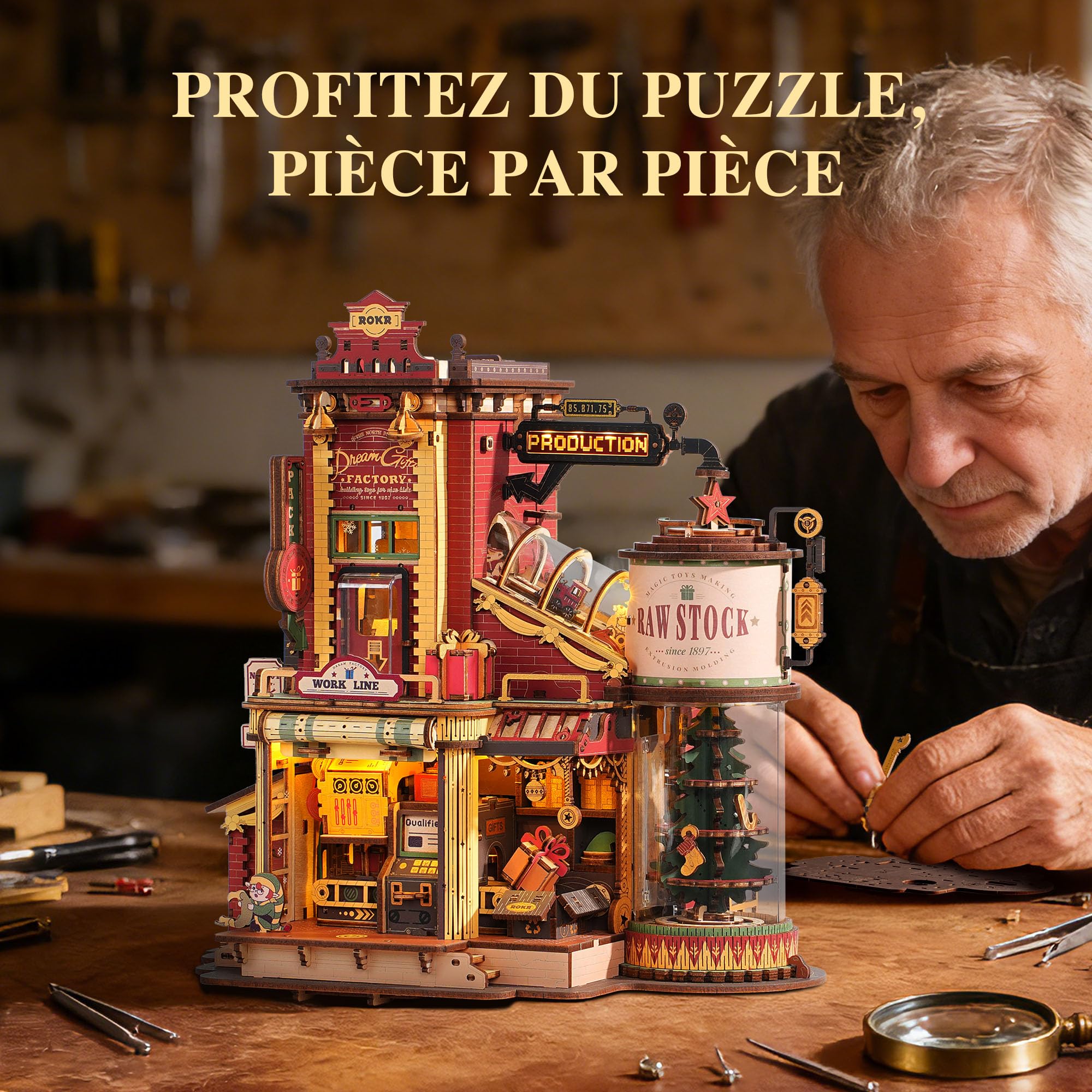 Vue détaillée de l'usine ROKR Dream Gift Factory avec ses multiples éléments mécaniques et décoratifs.