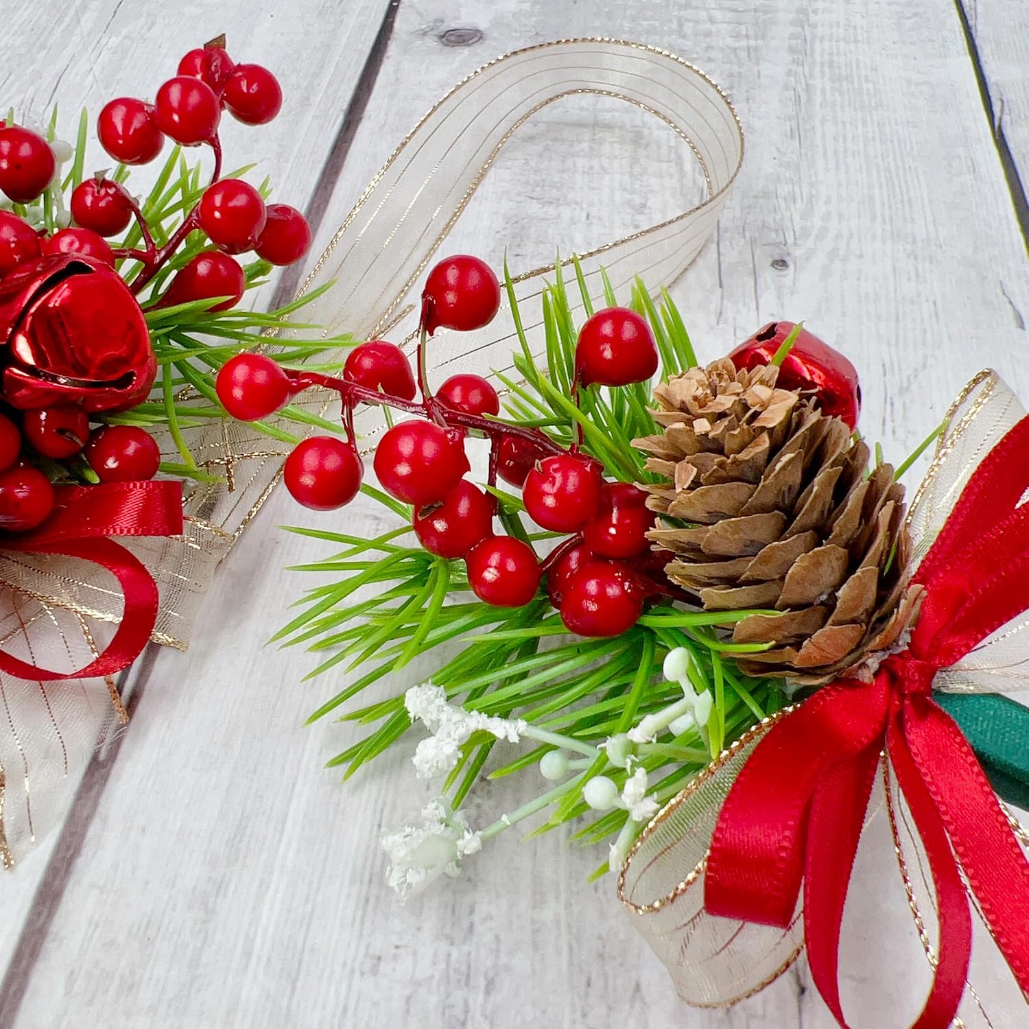 Ansuma Christmas Red Corsage Boutonniere for Women and Men, Pine Cone Berries Flower for Christmas Party Dance Wedding Ceremony Anniversary, Dinner Party, Prom Flowers Vintage Wedding (Set)