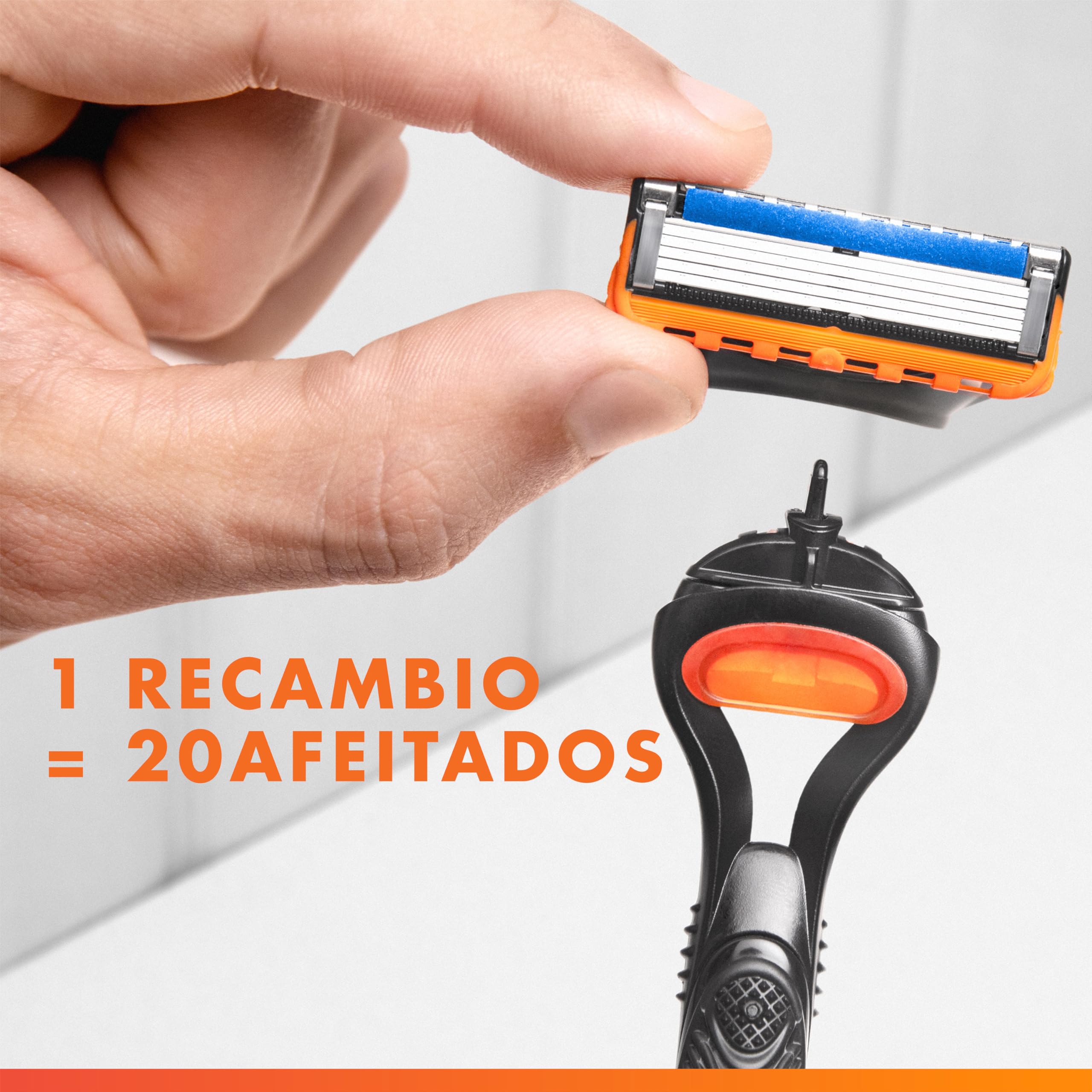 Gillette Fusion5 Cuchillas de Afeitar Hombre, Pack de 28 - Recambios para Maquinillas de Afeitar con 5 Hojas, Banda de Gel Lubricante Y Recortadora de Precisión