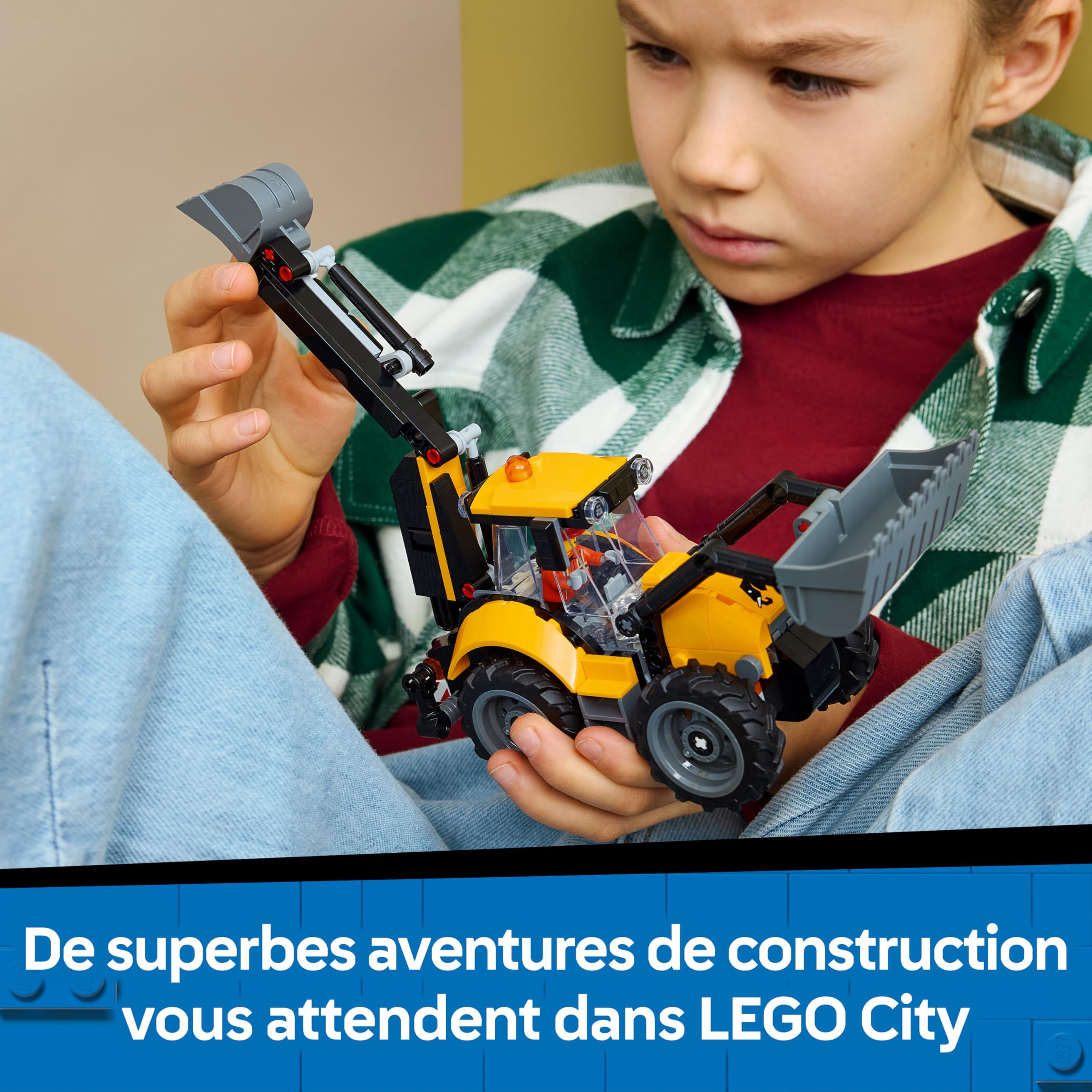 LEGO City Le Tractopelle Jaune - Camion Jouet - Véhicule de Construction - Tracteur avec 2 Minifigurines, Godet Fonctionnel Avant & Pelle Arrière - Idée Cadeau d'anniversaire pour Garçon 7 Ans 60480