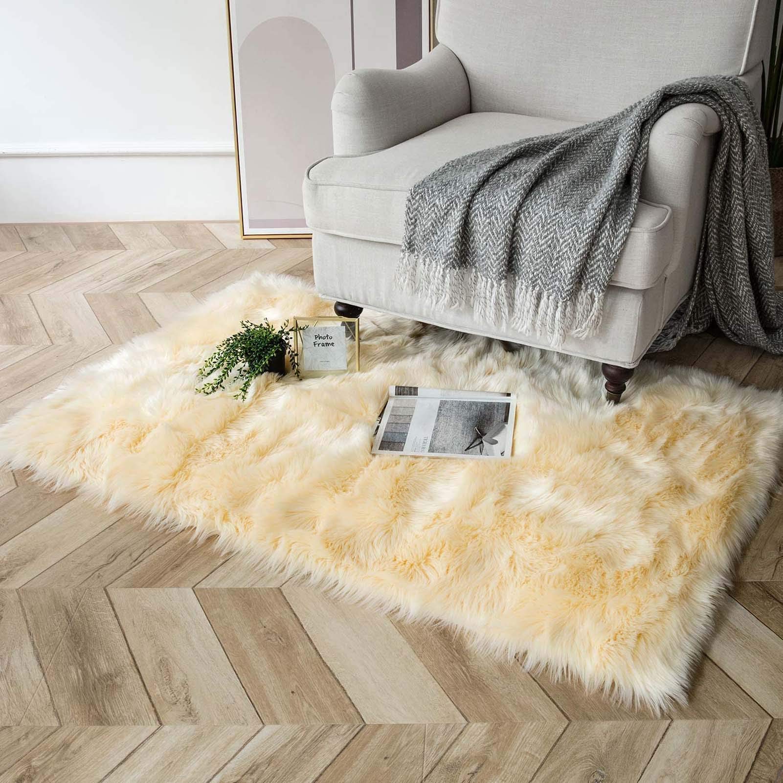 Faux Peau de Mouton en Laine Tapis, Tapis Fourrure synthétique Fluffy Soft Longhair Décoratif Coussin de Chaise Canapé Natte, Chambre Chevet Tapis