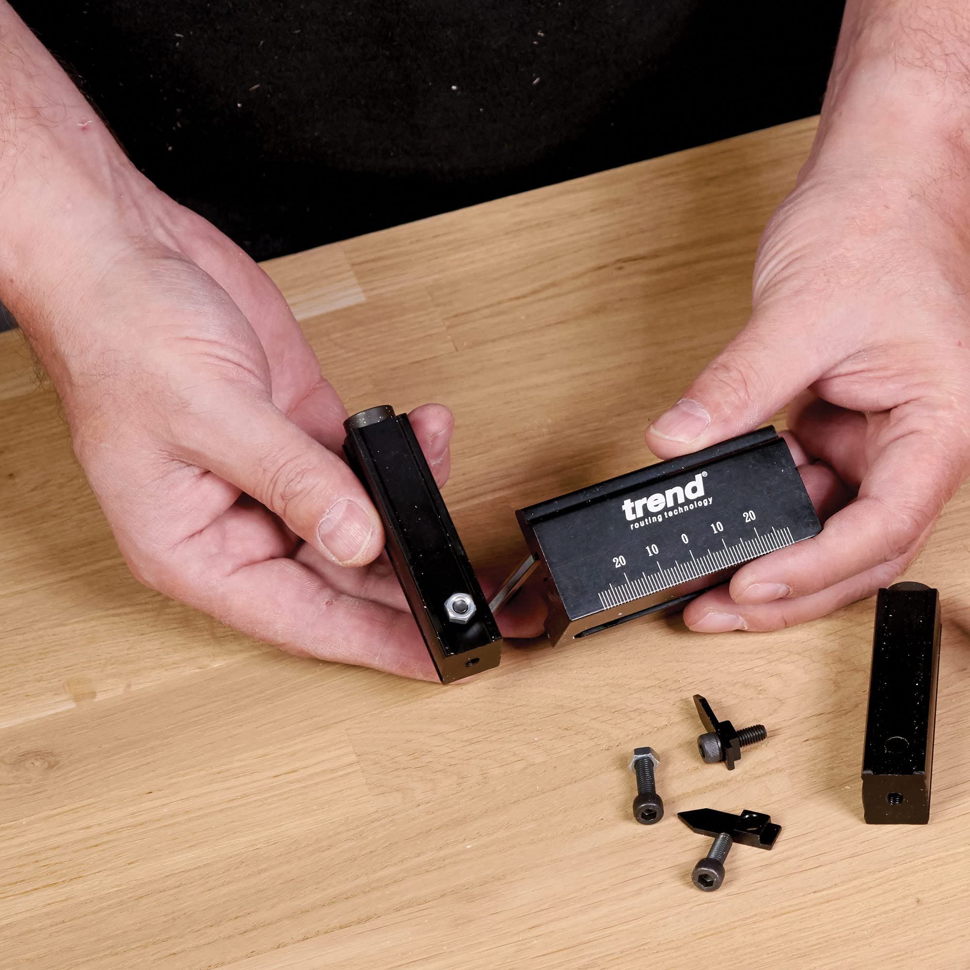 Trend Mini Doble Guía para Agujeros Ocultos con Broca HSS y Collar | Guía doble compacta para uniones de madera precisas: broca HSS, collar de profundidad, broca y tornillos, PH/JIG/M