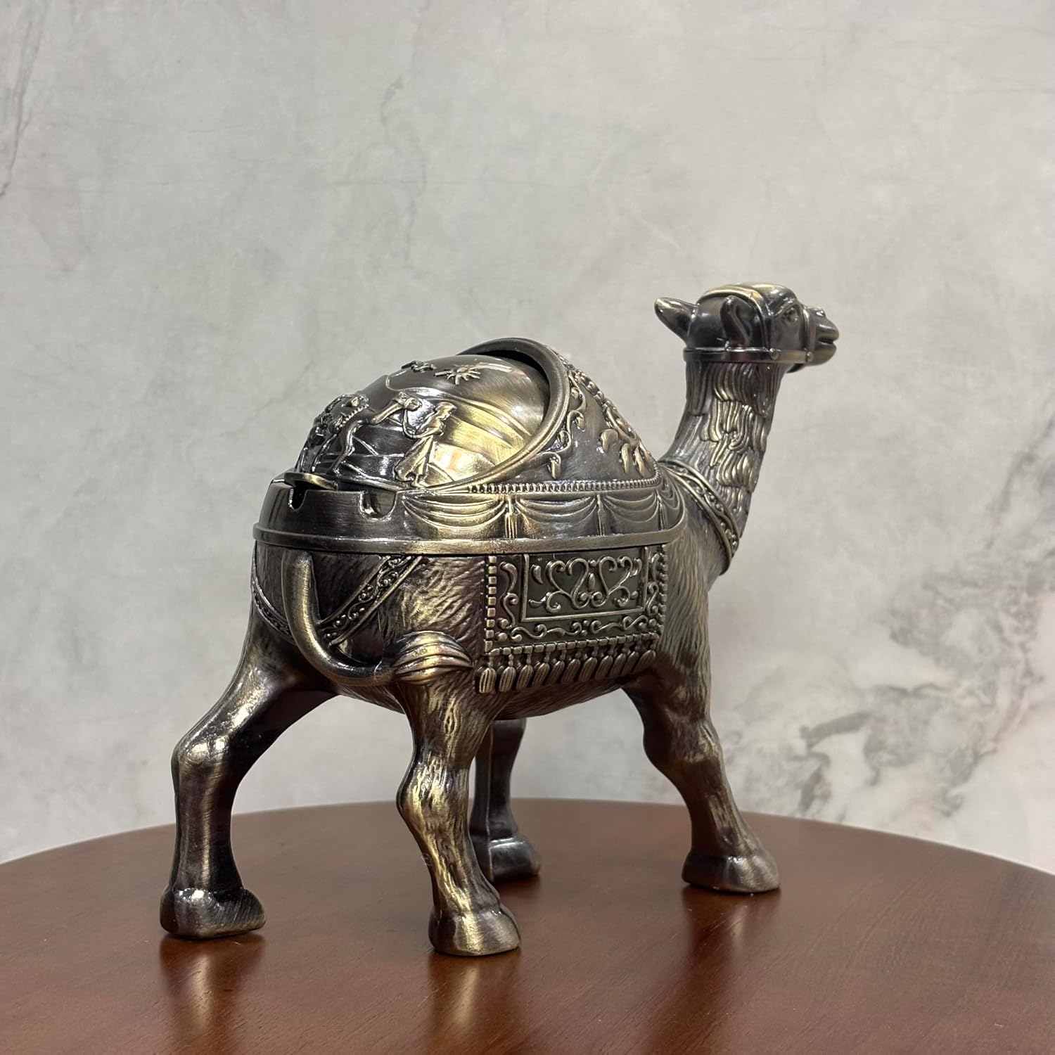 Camel Ashtray with Lid Windproof Metal Ashtray Outdoor, Indoor Ashtrays for Cigarettes, Vintage Practical Decoration Ashtrays for Cigarettes Metal Gift for Men Women (Retro Bronze) (big)