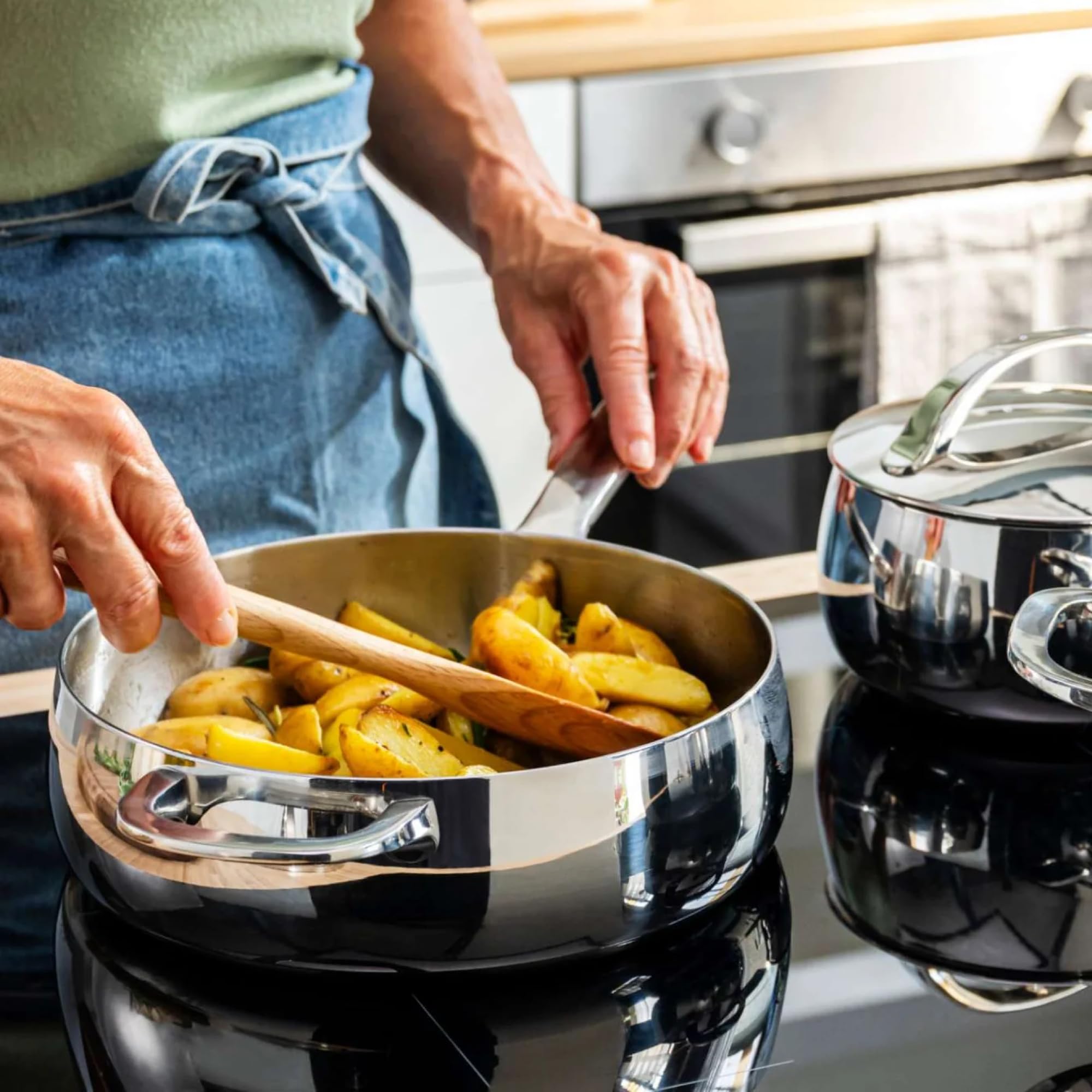 Berghoff Home Sautépfanne (24cm)– Schmorpfanne mit Deckel – Kochtopf für alle Herdarten inkl. Induktion – Kasserolle - spülmaschinengeeignet & Ofenfest