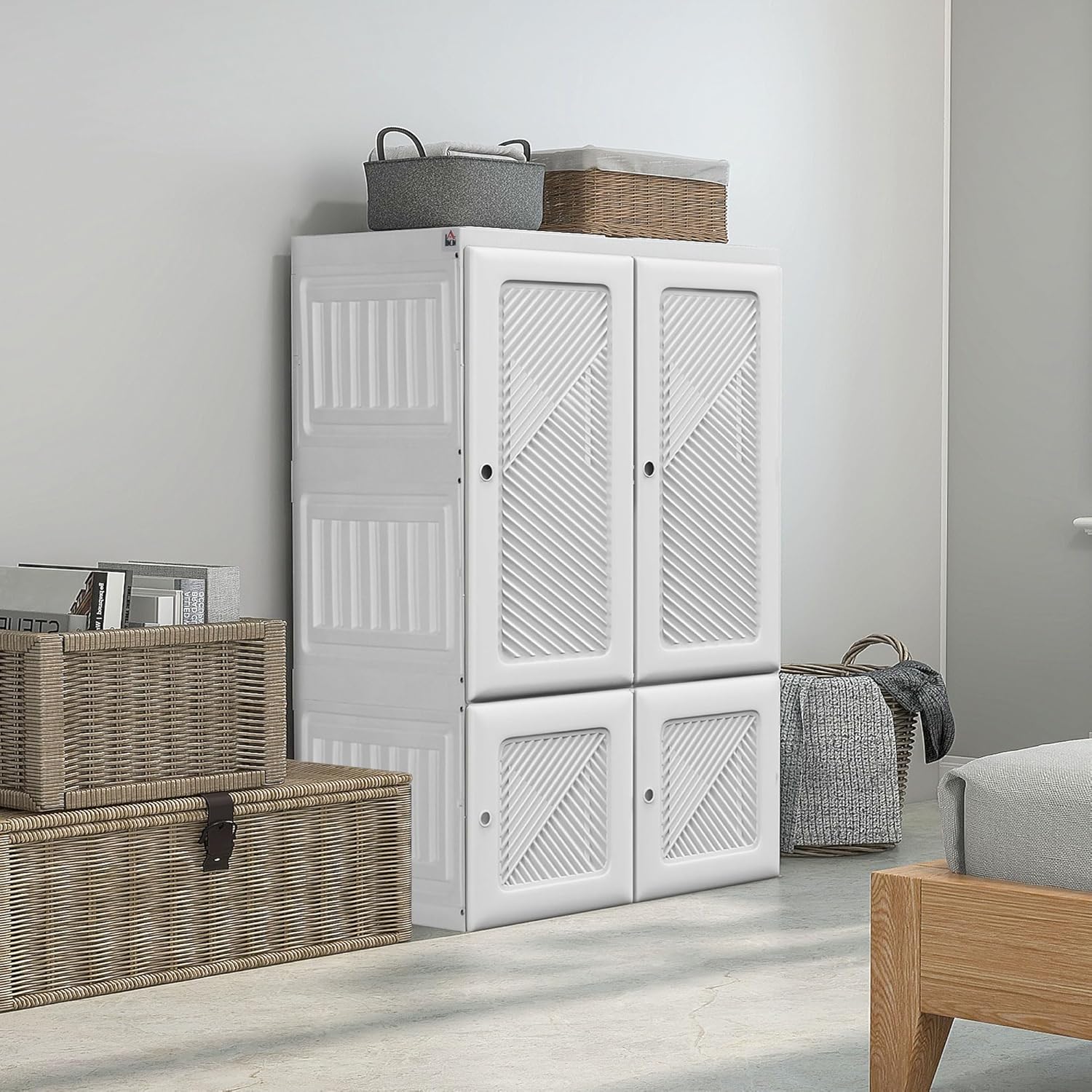 HOMCOM Portable Wardrobe Closet, Folding Clothes Storage Organizer with 3 Cube Compartments, Hanging Rod, 4 Magnet Doors, White