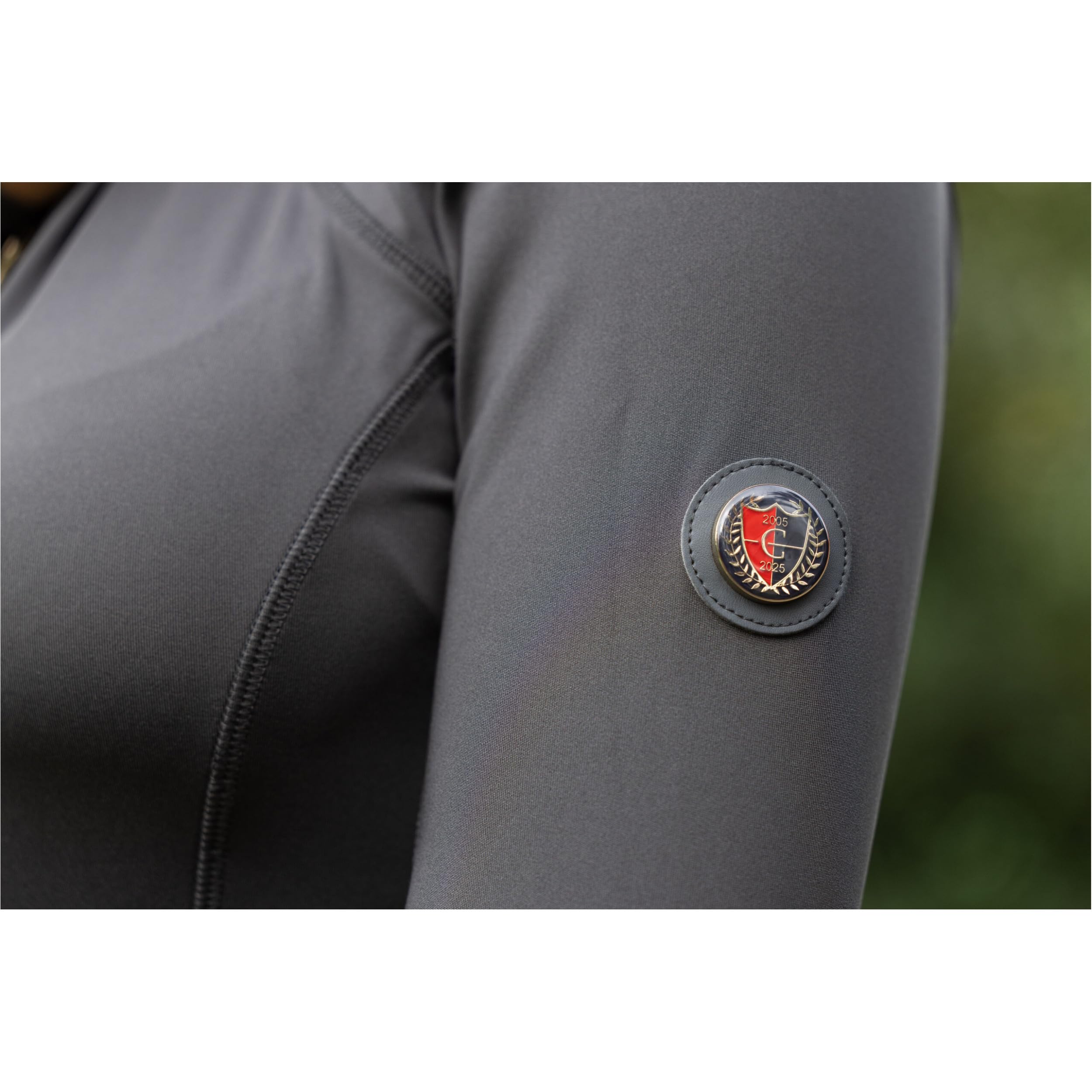 Covalliero - Damen Reitjacke Anniversary – Reiterjacke mit 2-Wege-Reißverschluss – Sportjacke mit 4-Wege-Stretch & 2 Taschen – Stretchjacke – Reitbekleidung in Graphite & 5 Größen