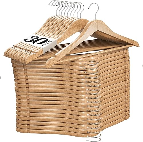 Home It Paquete de 30 perchas de madera natural, duraderas y resistentes, antideslizantes, para chaquetas, camisas, pantalones y trajes, perchas