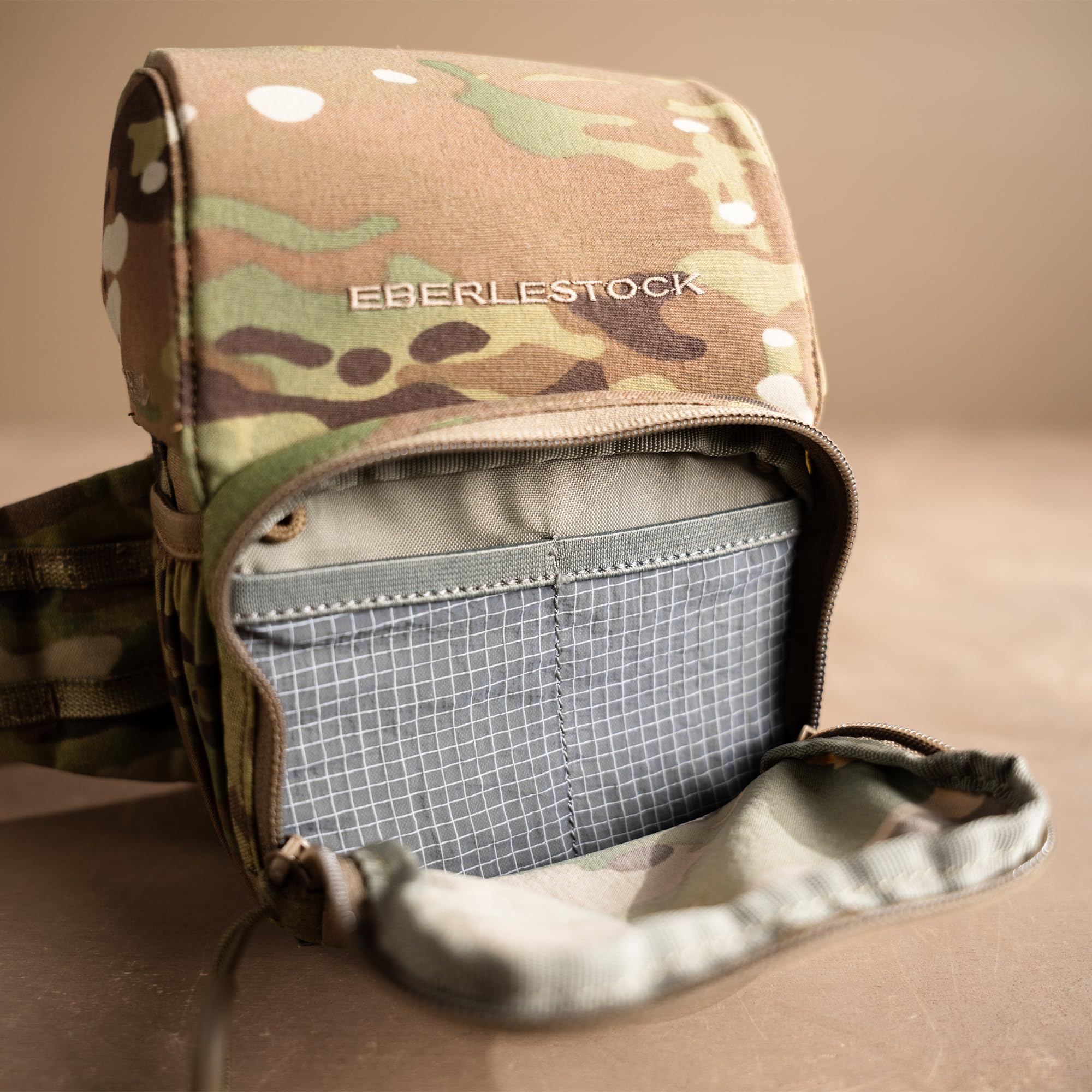 Eberlestock Bravo Modular Bino Pack – Magnetisches Fernglasgeschirr für die Jagd mit leisem Stoßschnurverschluss – MOLLE-kompatibel – atmungsaktive Air-Mesh-Gurte – Militärgrün, Größe L
