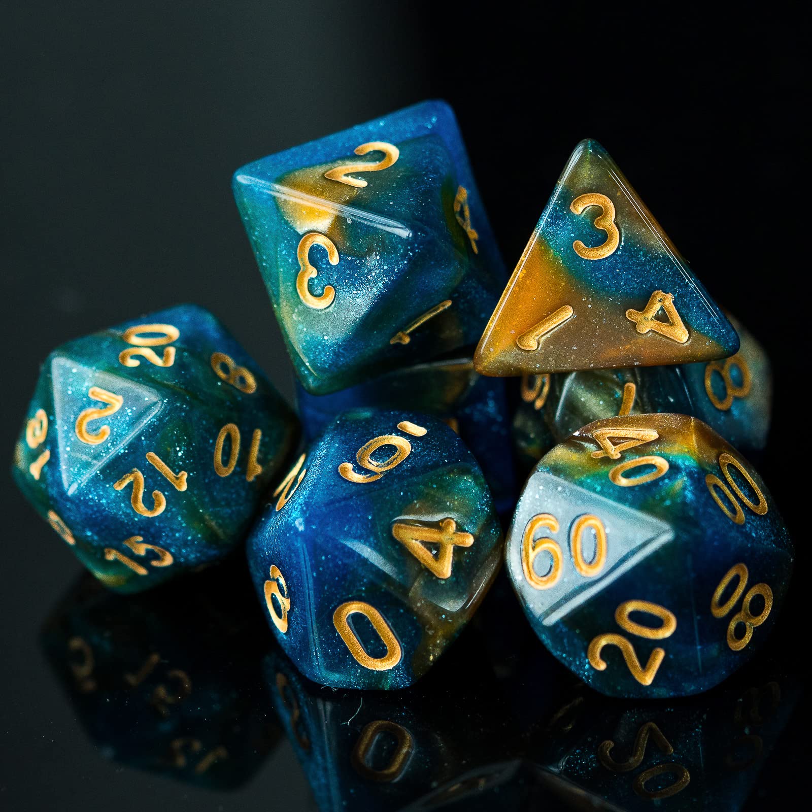 Lot de 7 dés DND polyédriques avec sac à dés en cuir, jeu de dés D&D pour Donjons et Dragons, jeux de table (bleu/jaune/pailleté)