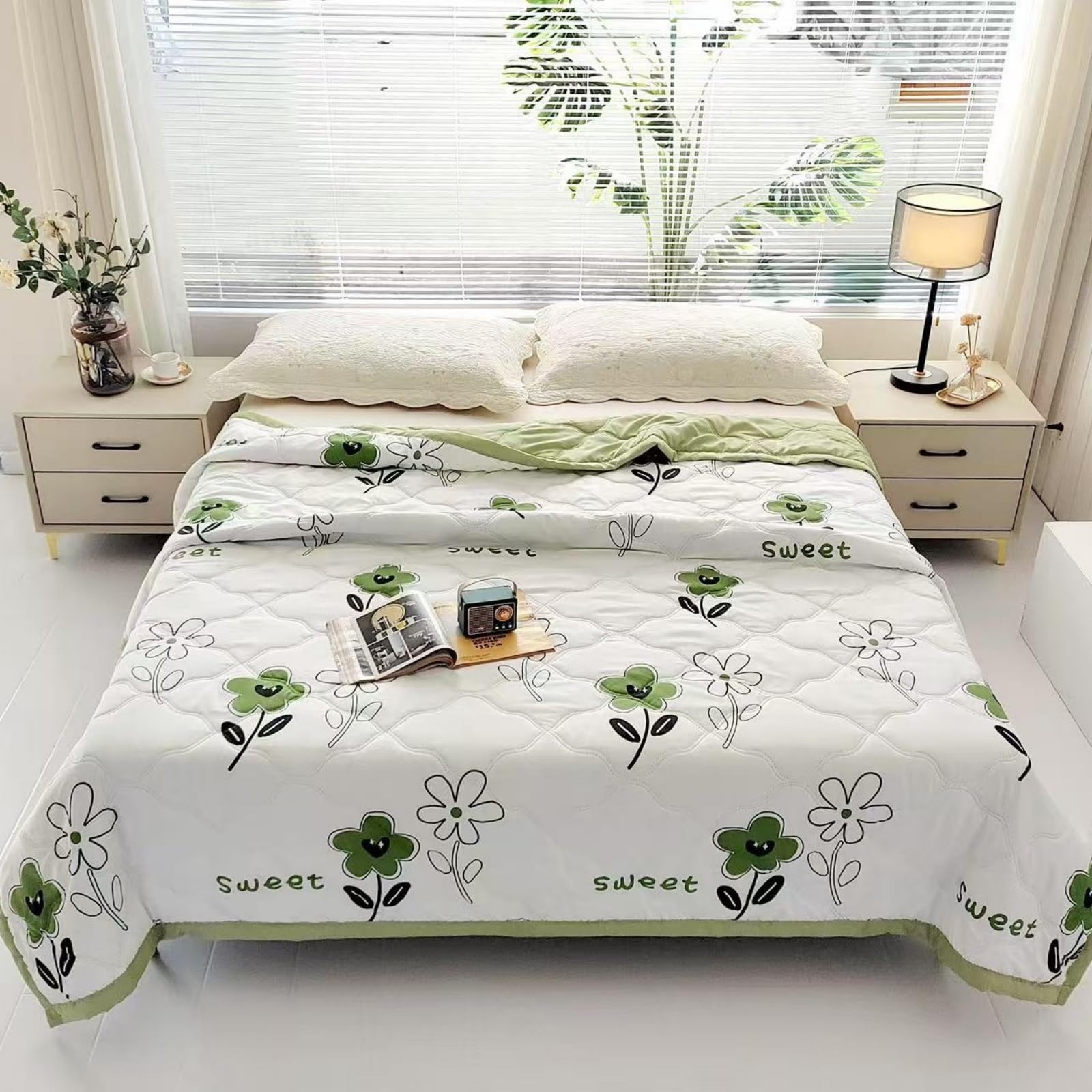 Hiseng Floral Print Quilted Bedspreads Single Double King Size, 2.5 Tog Soft Coverless Duvet, Lightweight Bed Throws, Reversible Summer Quilted for Sofa Bed (Spring flowers,180x200cm)