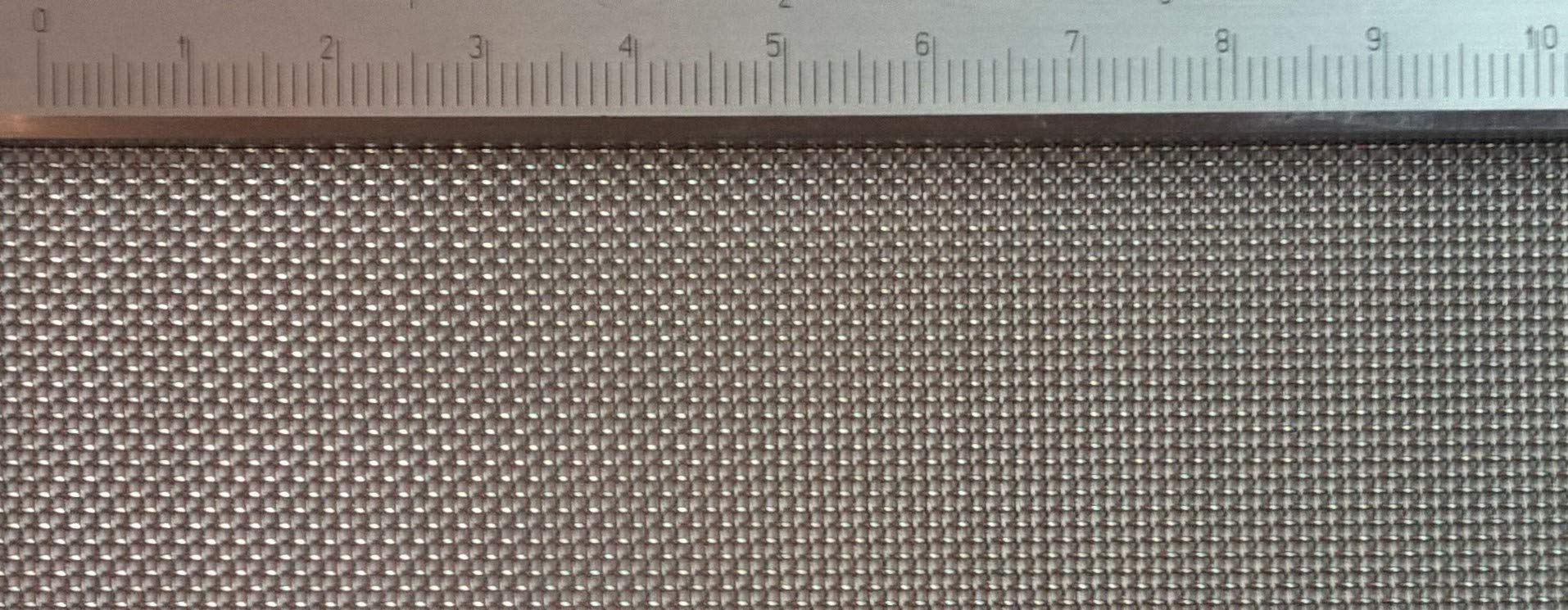 Filo in acciaio INOX con maglie da 0,6 mm, spessore filo 0,4 mm. 3 m x 1 m