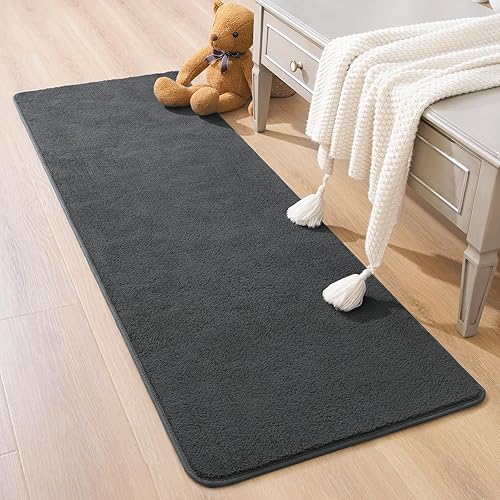 Alfombra de pasillo para dormitorio, alfombra gris de 2 x 6 pies, alfombra mullida para mesita de noche, cocina, lavandería, entrada, interior,